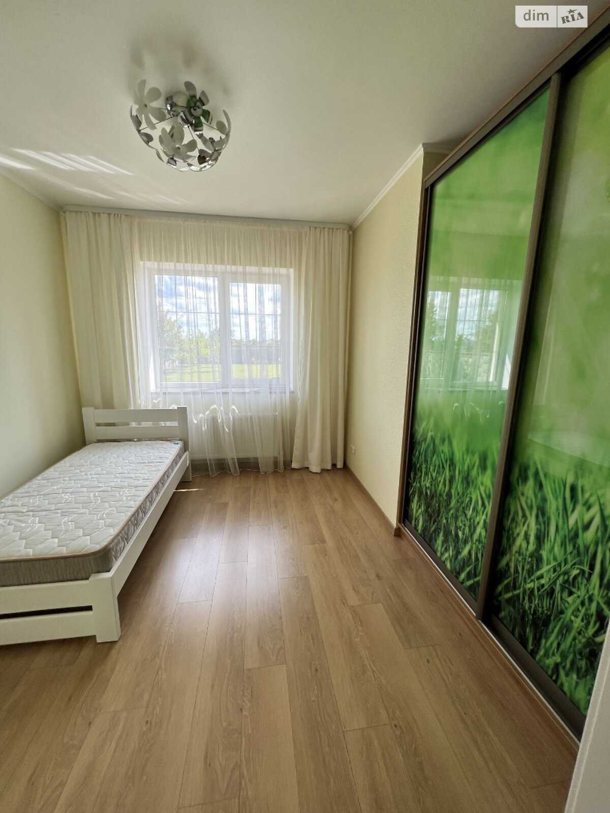 одноэтажный дом с гаражом, 191 кв. м, кирпич. Продажа в Ровно район Золотиев фото 1 одноэтажный дом с гаражом, 191 кв. м, кирпич. Продажа в Ровно район Золотиев фото 1