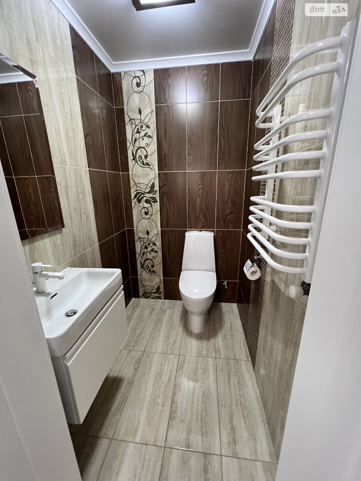 одноэтажный дом с гаражом, 191 кв. м, кирпич. Продажа в Ровно район Золотиев фото 1 одноэтажный дом с гаражом, 191 кв. м, кирпич. Продажа в Ровно район Золотиев фото 1