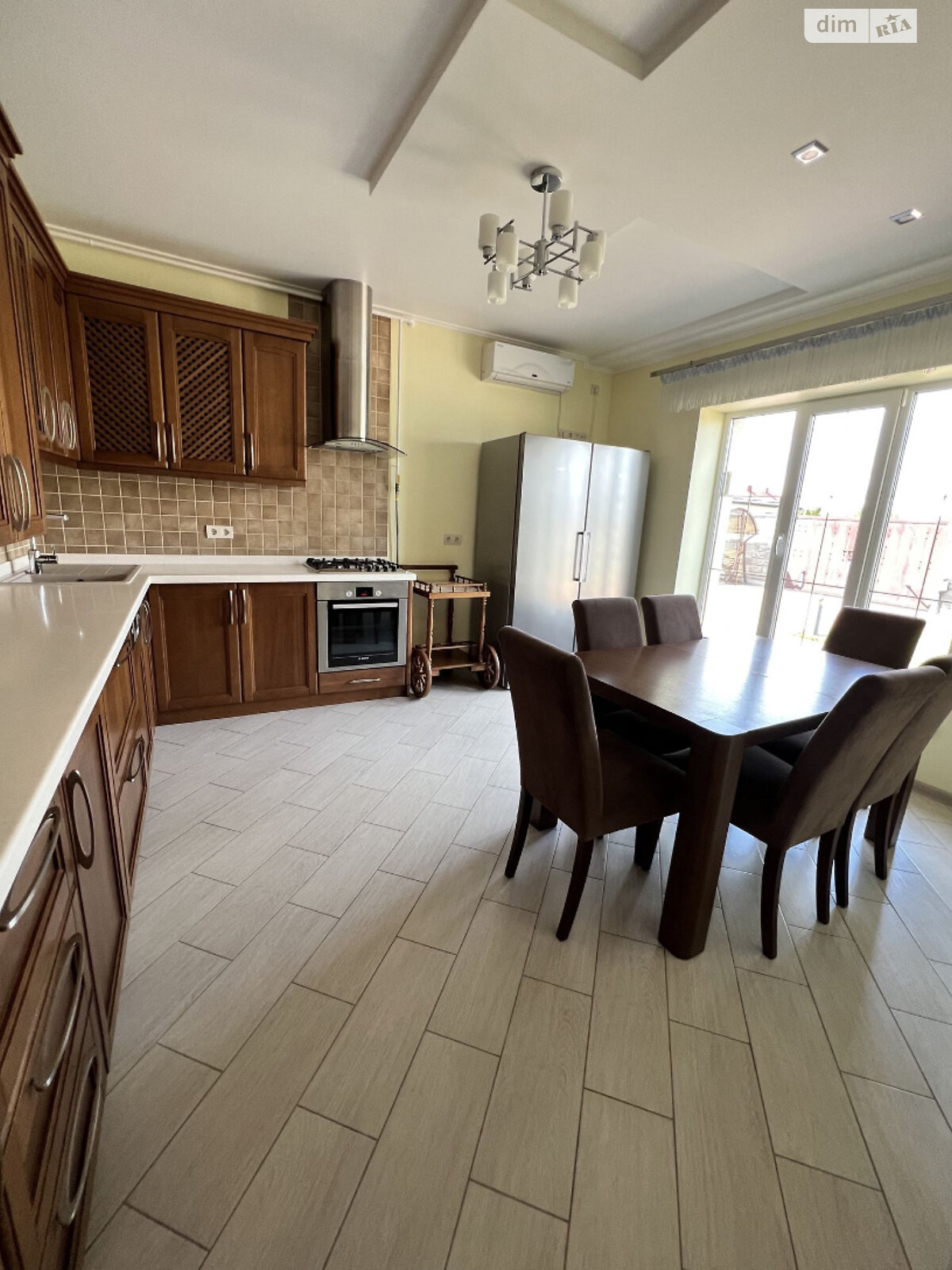 одноэтажный дом с гаражом, 191 кв. м, кирпич. Продажа в Ровно район Золотиев фото 1 одноэтажный дом с гаражом, 191 кв. м, кирпич. Продажа в Ровно район Золотиев фото 1