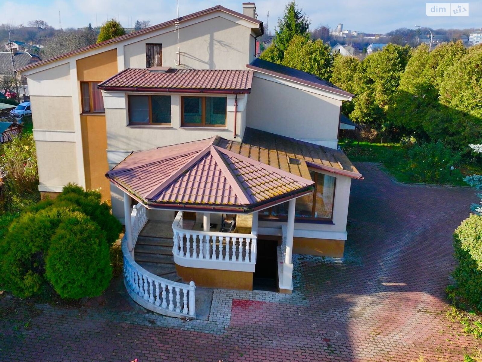 двоповерховий будинок з верандою, 298 кв. м, цегла. Продаж в Рівному, район Золотіїв фото 1