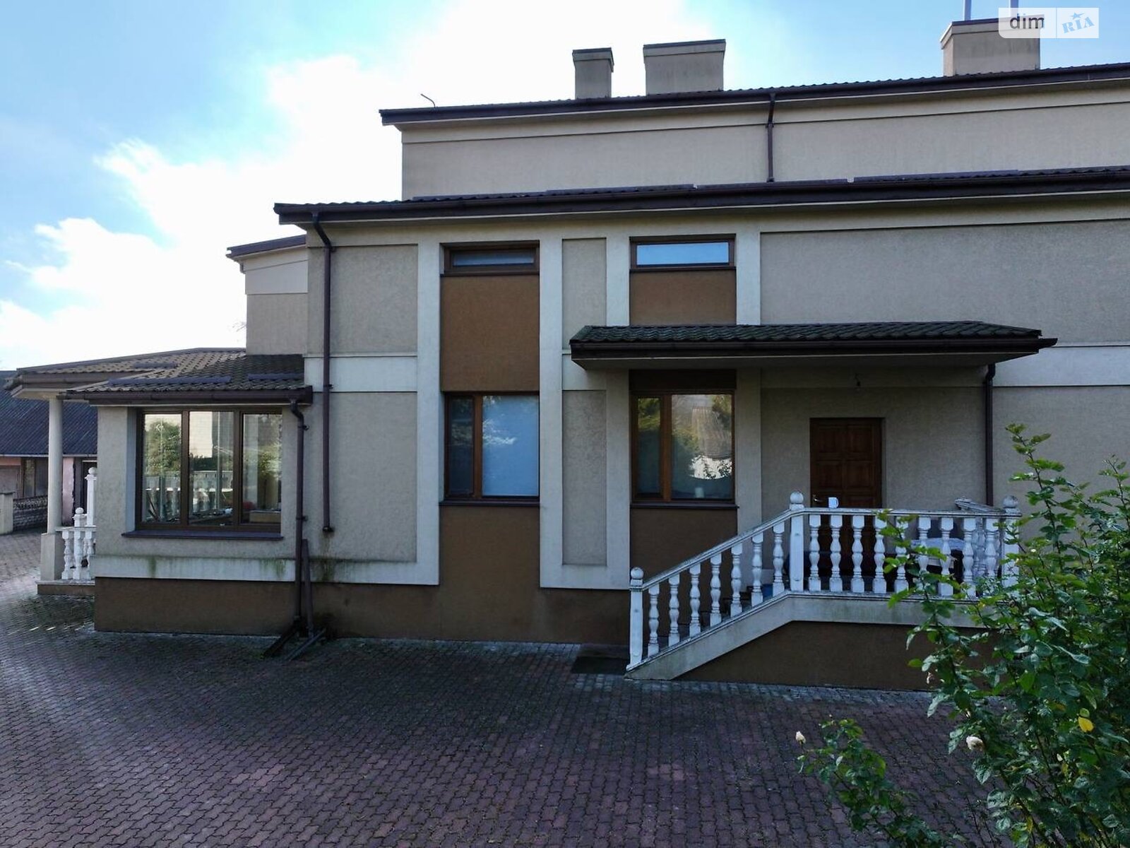 двоповерховий будинок з верандою, 298 кв. м, цегла. Продаж в Рівному, район Золотіїв фото 1