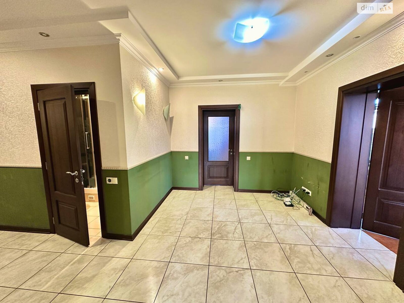 двоповерховий будинок з верандою, 298 кв. м, цегла. Продаж в Рівному, район Золотіїв фото 1