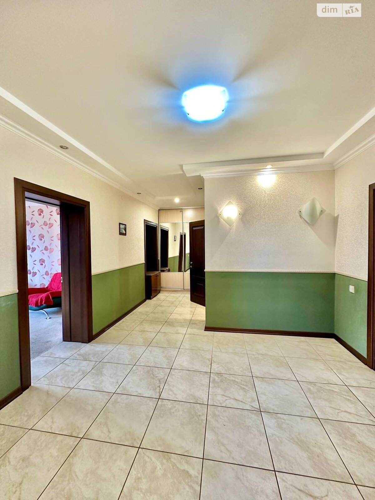 двоповерховий будинок з верандою, 298 кв. м, цегла. Продаж в Рівному, район Золотіїв фото 1