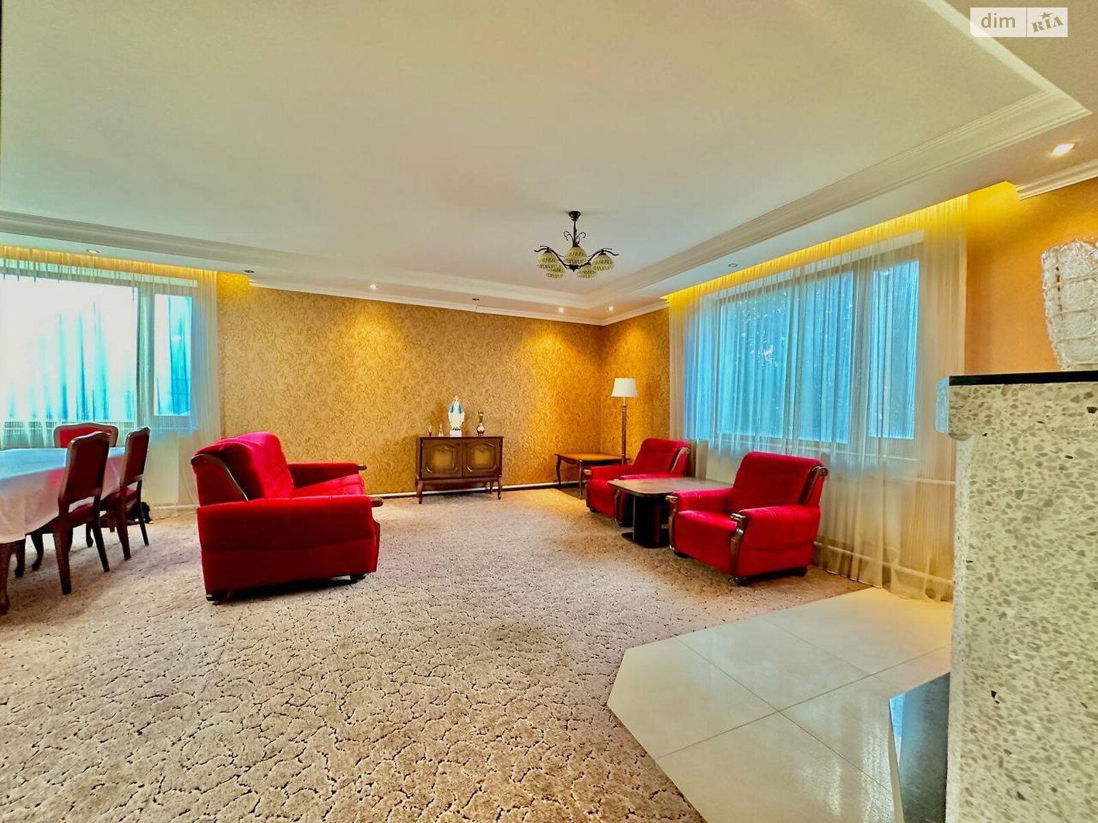 двоповерховий будинок з верандою, 298 кв. м, цегла. Продаж в Рівному, район Золотіїв фото 1