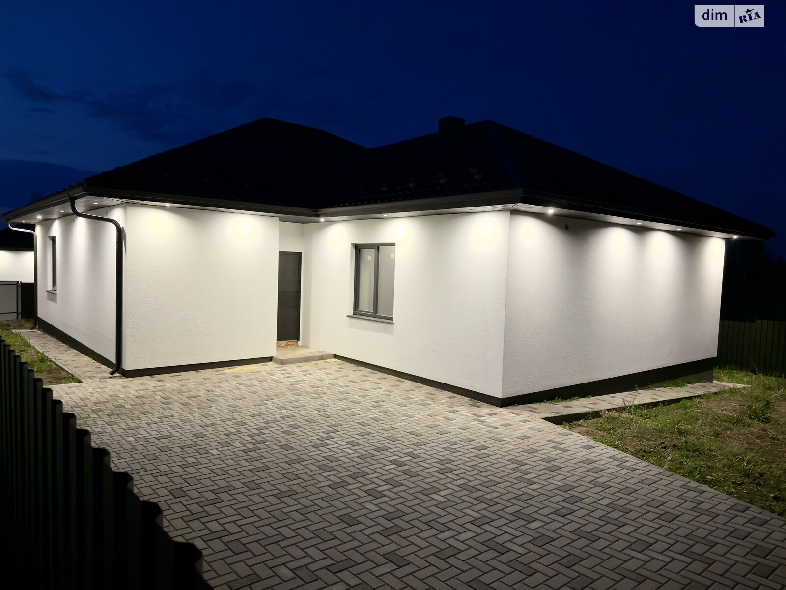 одноповерховий будинок, 135.3 кв. м, кирпич. Продаж в Рівному, район Зоопарк фото 1 одноповерховий будинок, 135.3 кв. м, кирпич. Продаж в Рівному, район Зоопарк фото 1
