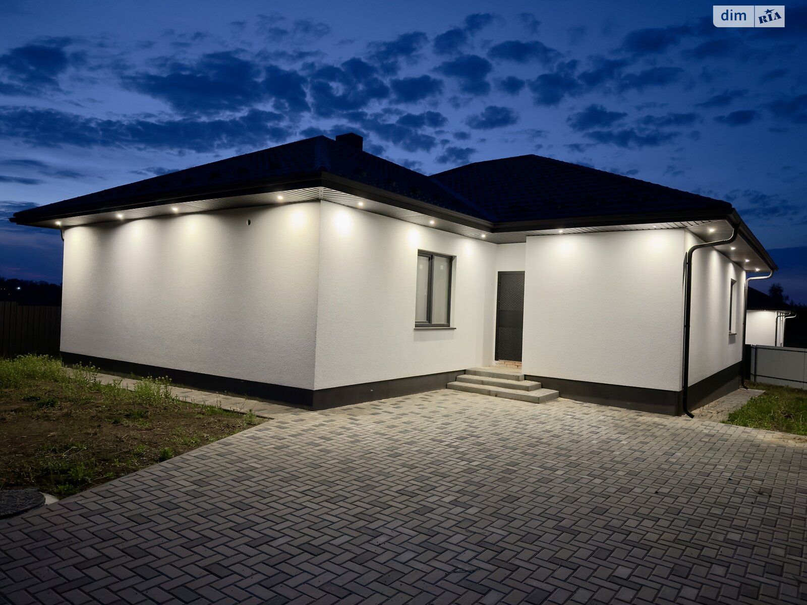 одноповерховий будинок, 135.3 кв. м, кирпич. Продаж в Рівному, район Зоопарк фото 1 одноповерховий будинок, 135.3 кв. м, кирпич. Продаж в Рівному, район Зоопарк фото 1