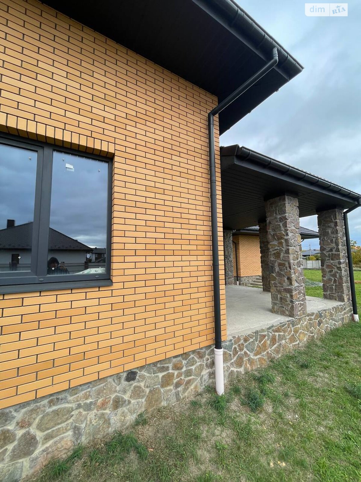 двухэтажный дом с балконом, 200 кв. м, кирпич. Продажа в Белой Кринице фото 1 двухэтажный дом с балконом, 200 кв. м, кирпич. Продажа в Белой Кринице фото 1