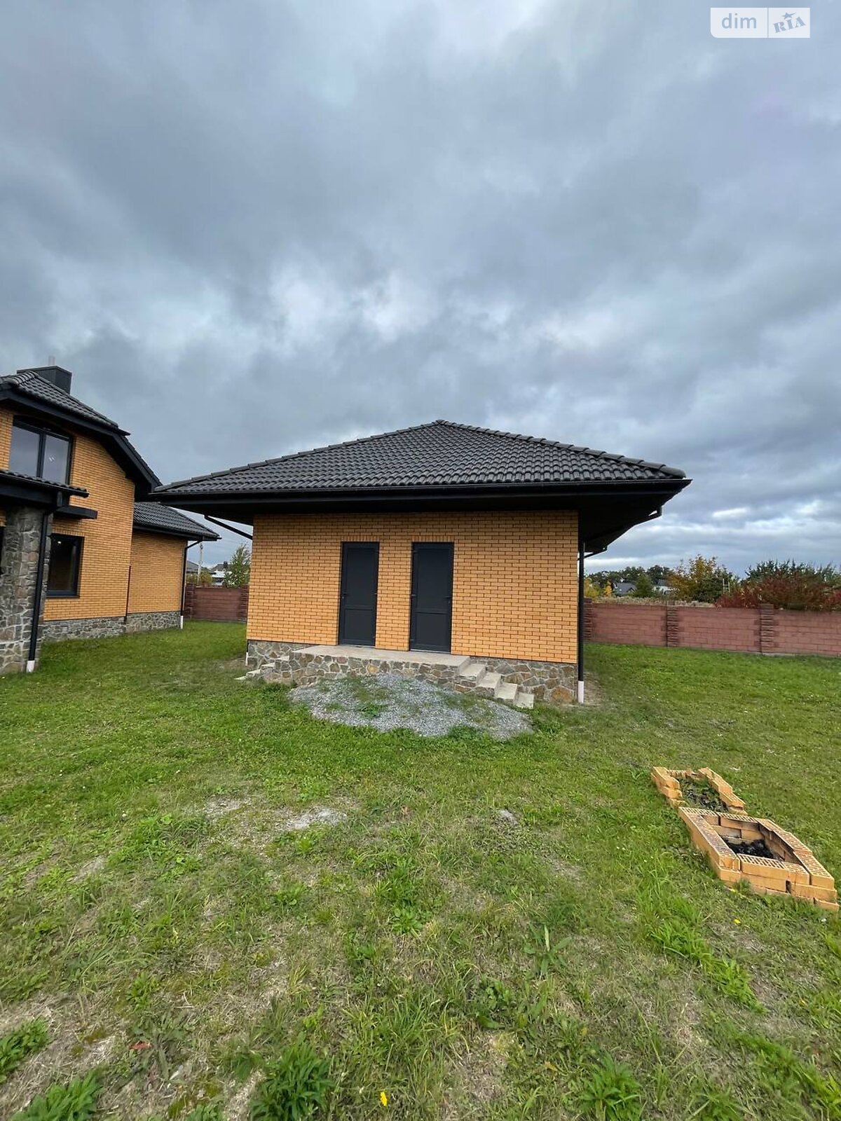 двухэтажный дом с балконом, 200 кв. м, кирпич. Продажа в Белой Кринице фото 1 двухэтажный дом с балконом, 200 кв. м, кирпич. Продажа в Белой Кринице фото 1