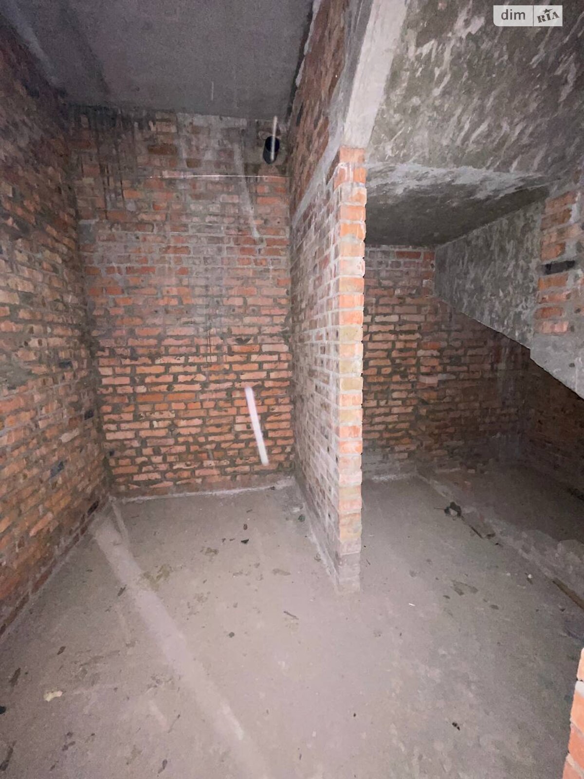 двухэтажный дом с балконом, 200 кв. м, кирпич. Продажа в Белой Кринице фото 1 двухэтажный дом с балконом, 200 кв. м, кирпич. Продажа в Белой Кринице фото 1