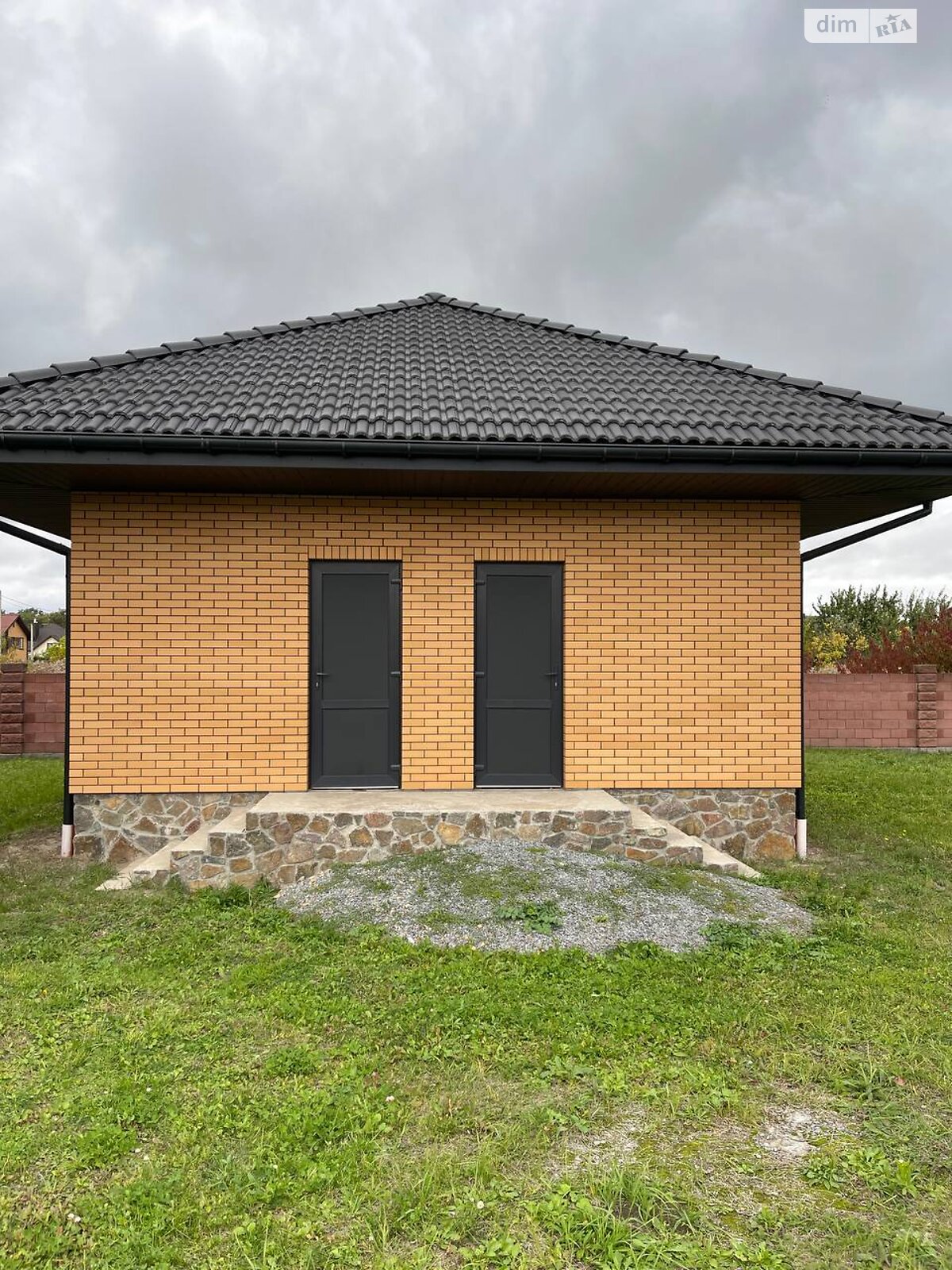 двухэтажный дом с балконом, 200 кв. м, кирпич. Продажа в Белой Кринице фото 1 двухэтажный дом с балконом, 200 кв. м, кирпич. Продажа в Белой Кринице фото 1