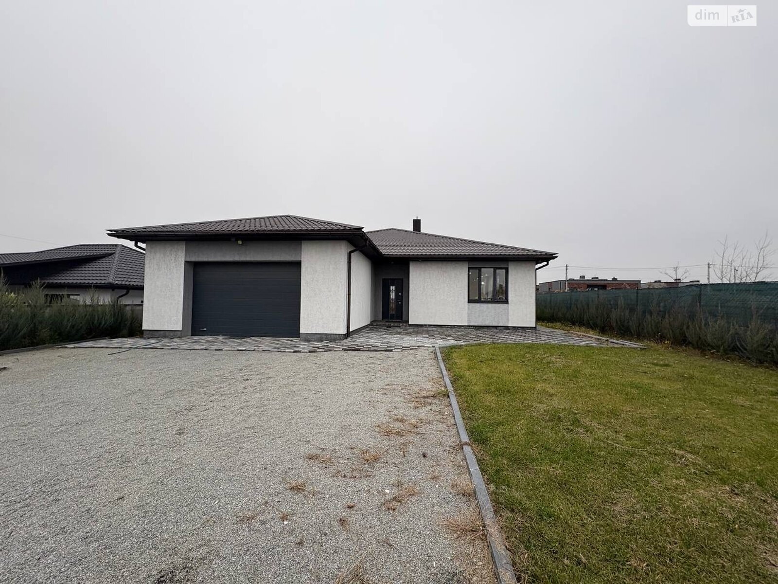 одноповерховий будинок з гаражем, 226 кв. м, цегла. Продаж у Рівному фото 1