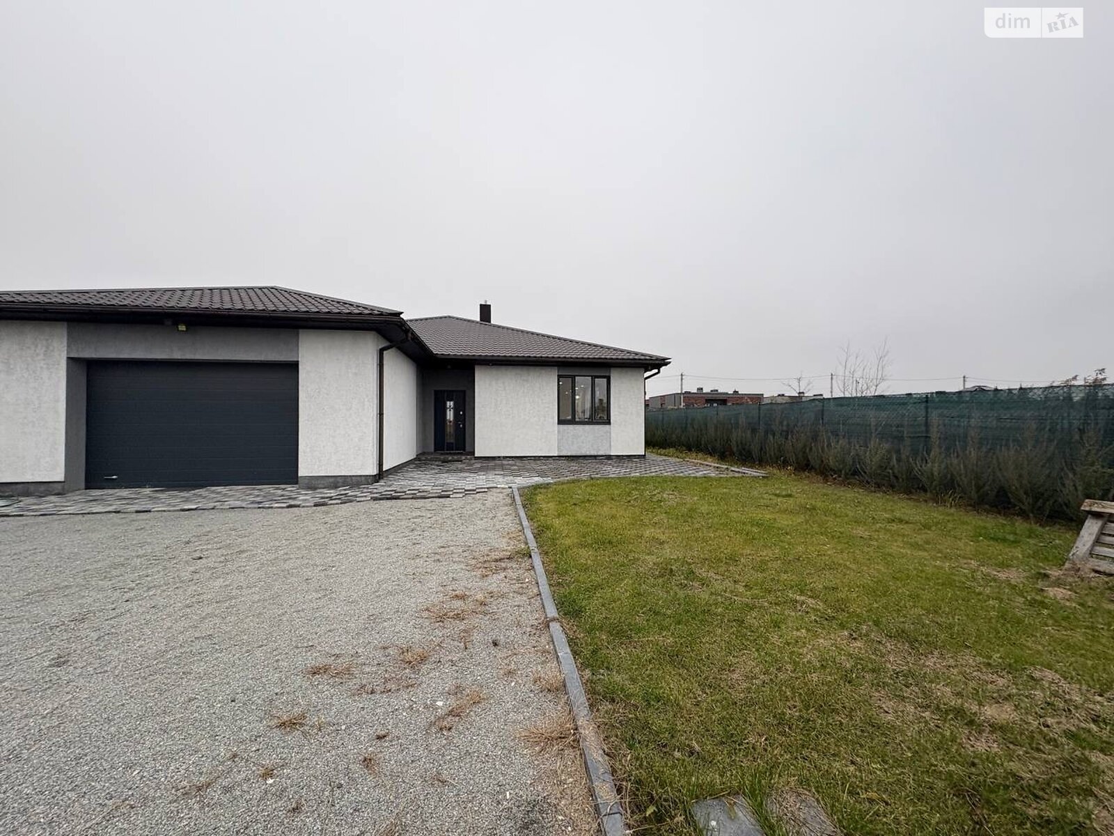 одноповерховий будинок з гаражем, 226 кв. м, цегла. Продаж у Рівному фото 1