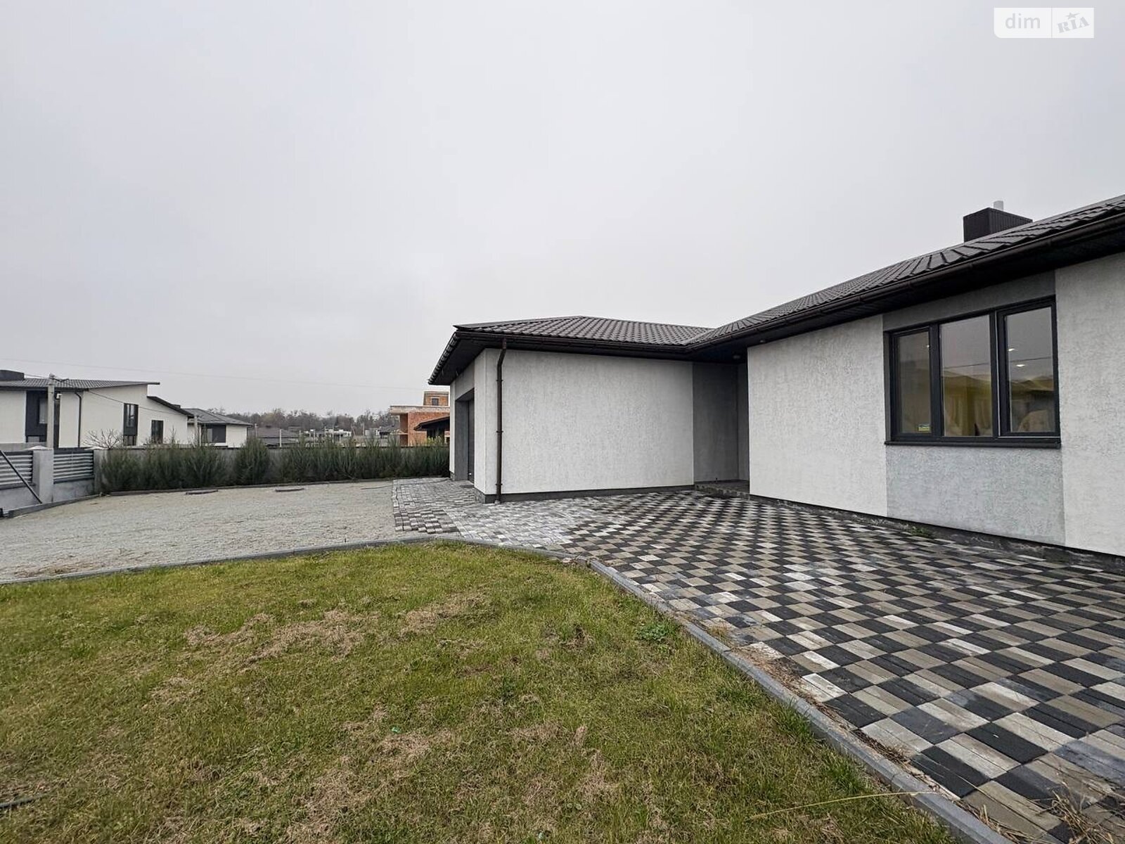 одноповерховий будинок з гаражем, 226 кв. м, цегла. Продаж у Рівному фото 1