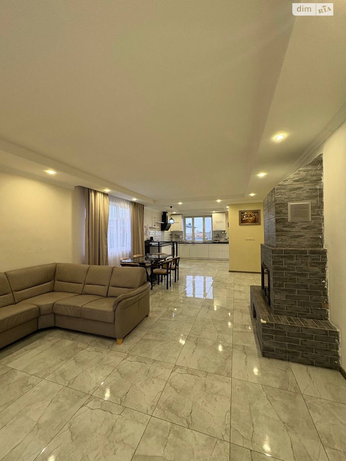 одноповерховий будинок з гаражем, 226 кв. м, цегла. Продаж у Рівному фото 1