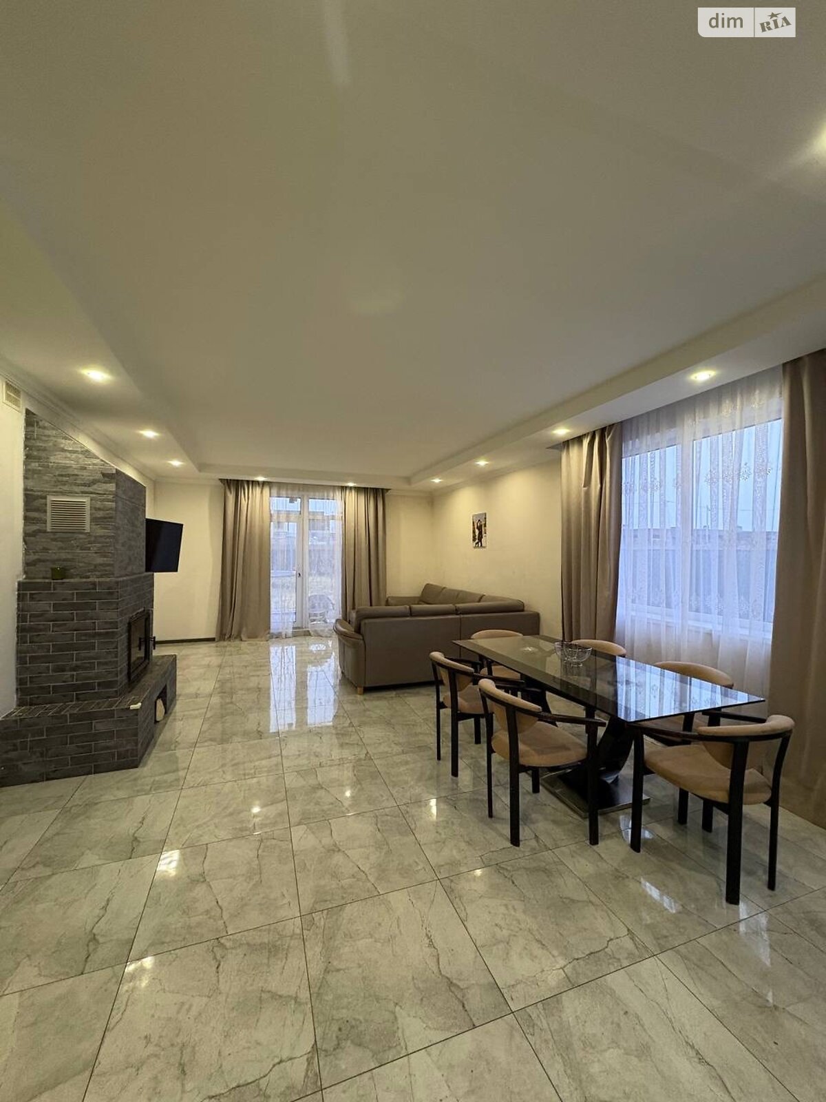 одноповерховий будинок з гаражем, 226 кв. м, цегла. Продаж у Рівному фото 1