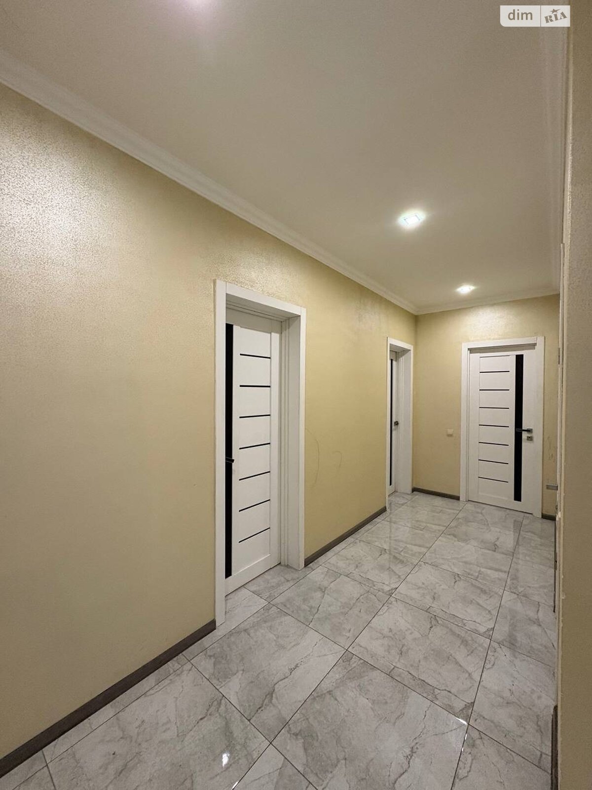 одноповерховий будинок з гаражем, 226 кв. м, цегла. Продаж у Рівному фото 1