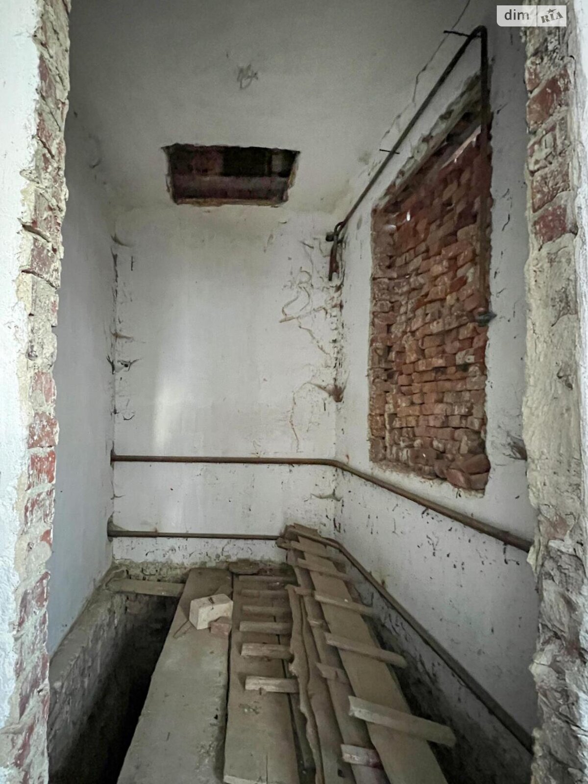 двухэтажный дом с отоплением, 166 кв. м, кирпич. Продажа в Рудках фото 1