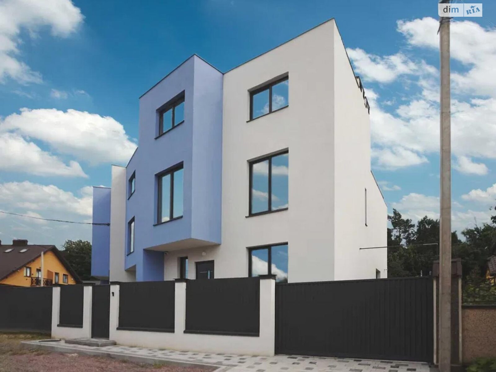 трехэтажный дом с балконом, 155 кв. м, кирпич. Продажа в Рудно район Зализнычный фото 1