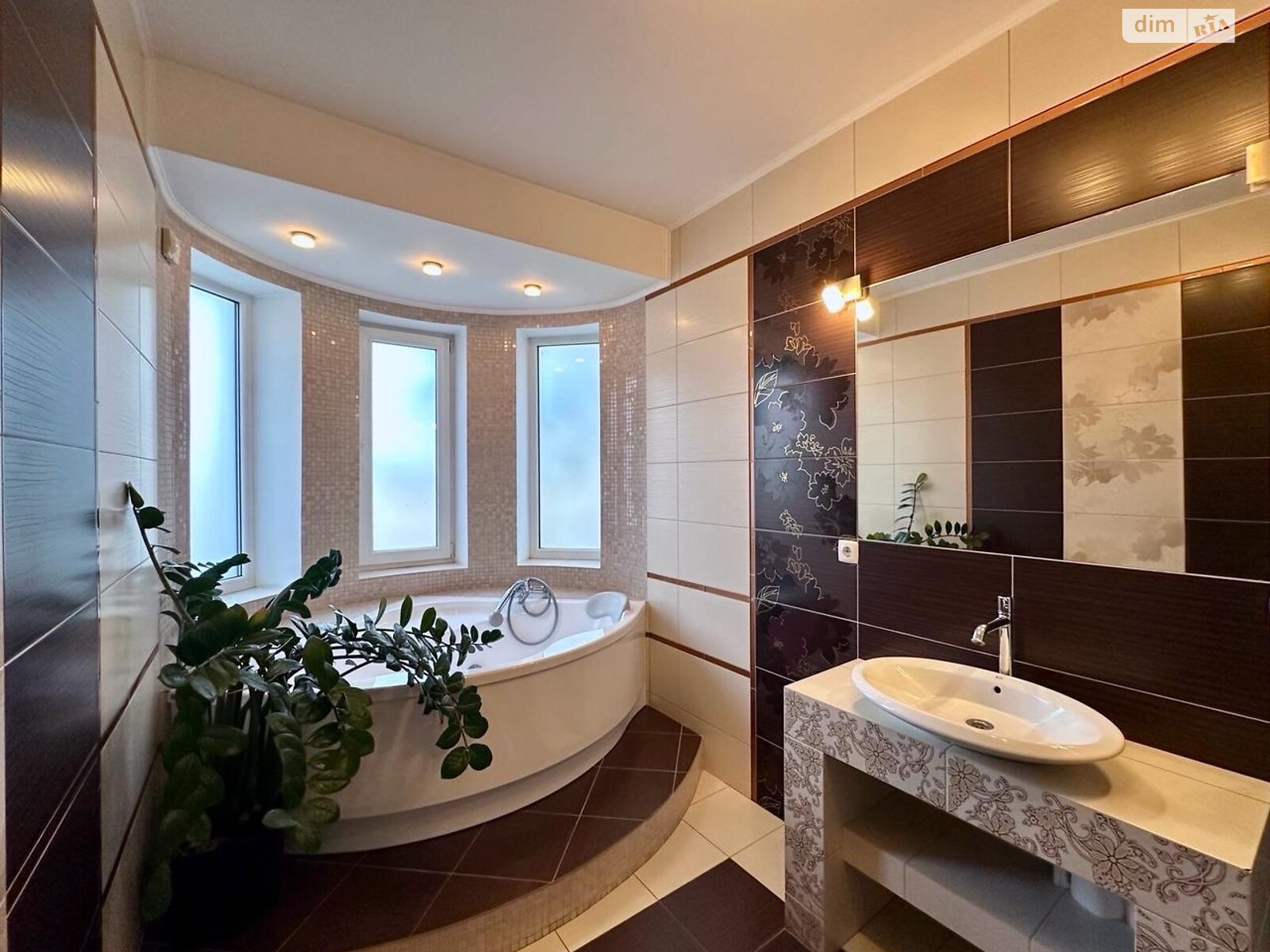 двоповерховий будинок бесідка, 305 кв. м, цегла. Продаж у Паланках фото 1