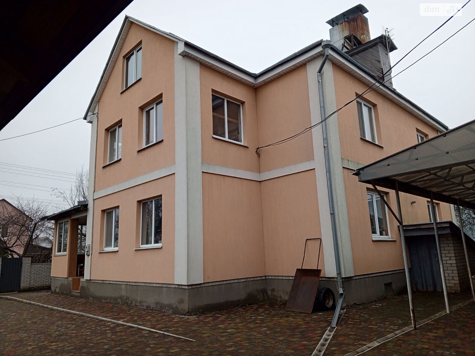 двухэтажный дом с балконом, 334 кв. м, кирпич. Продажа в Русской Поляне фото 1