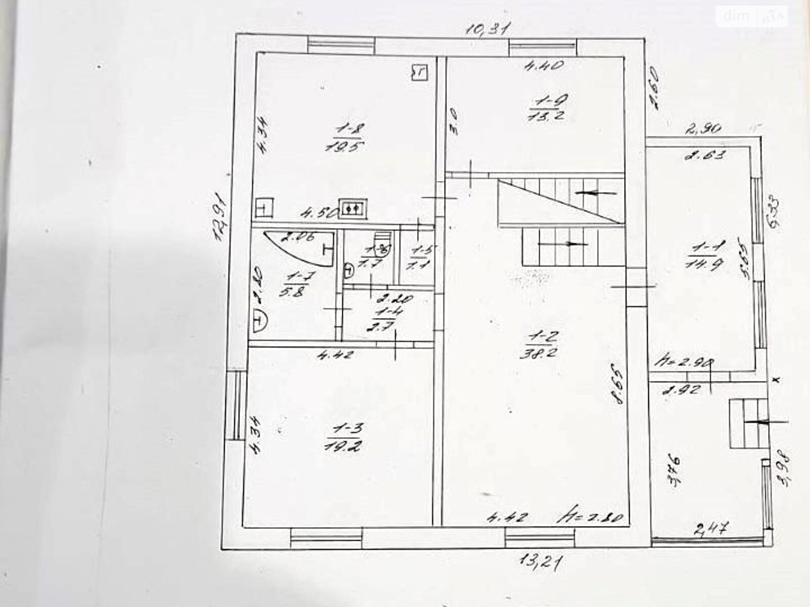 двухэтажный дом с балконом, 334 кв. м, кирпич. Продажа в Русской Поляне фото 1