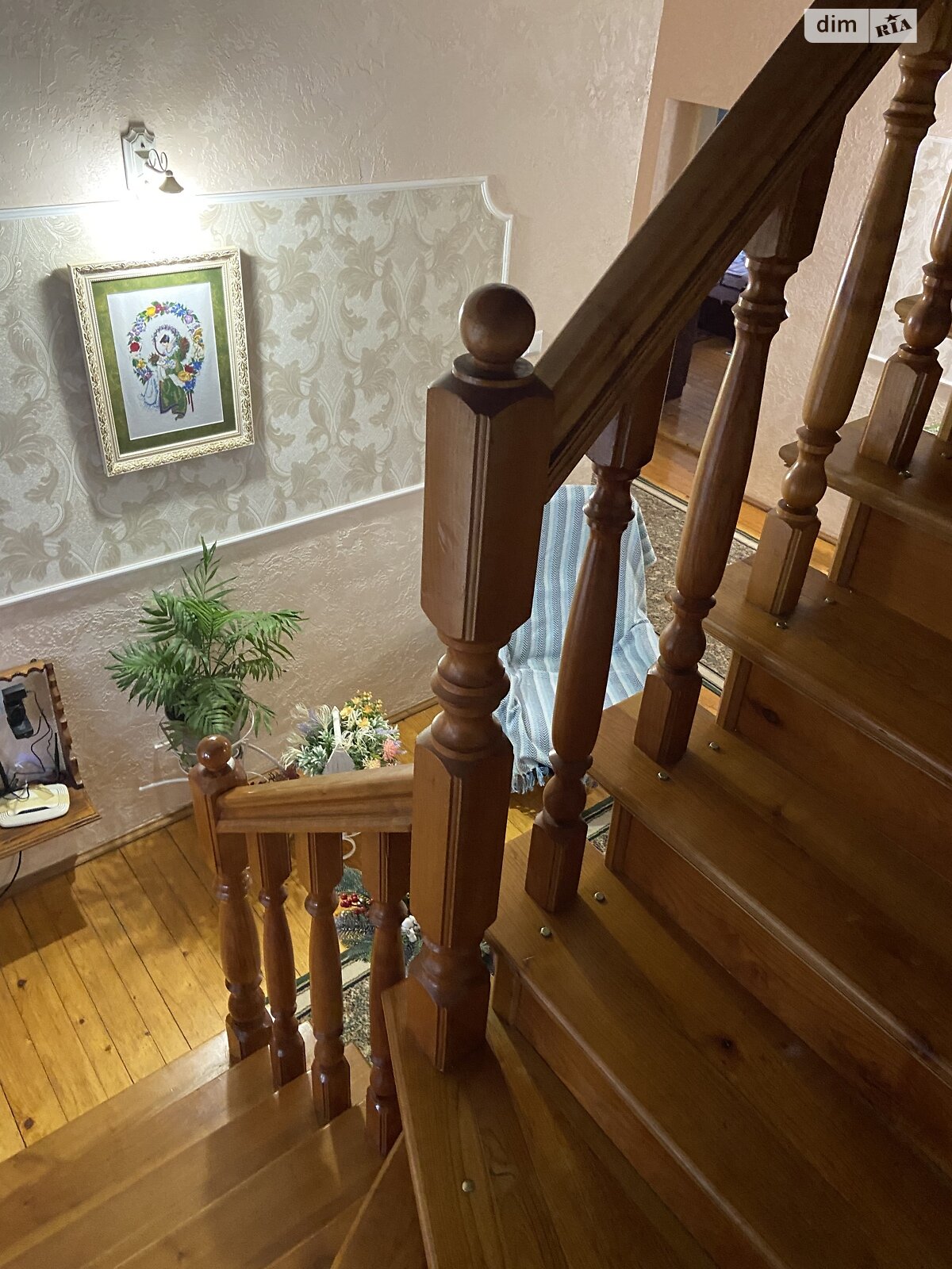 двухэтажный дом с балконом, 324 кв. м, кирпич. Продажа в Русских Комаровцах фото 1