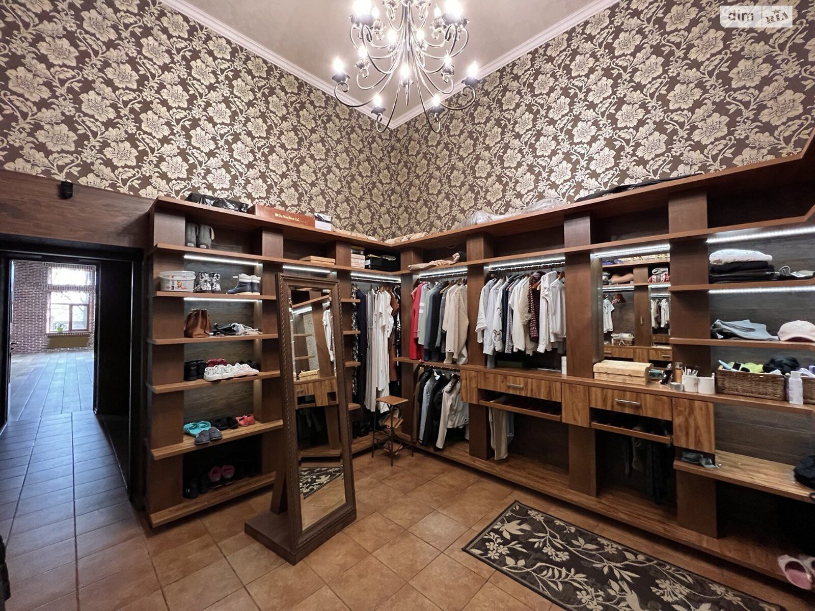 одноэтажный дом с верандой, 556 кв. м, керамзитобетон. Продажа в Салганах фото 1 одноэтажный дом с верандой, 556 кв. м, керамзитобетон. Продажа в Салганах фото 1