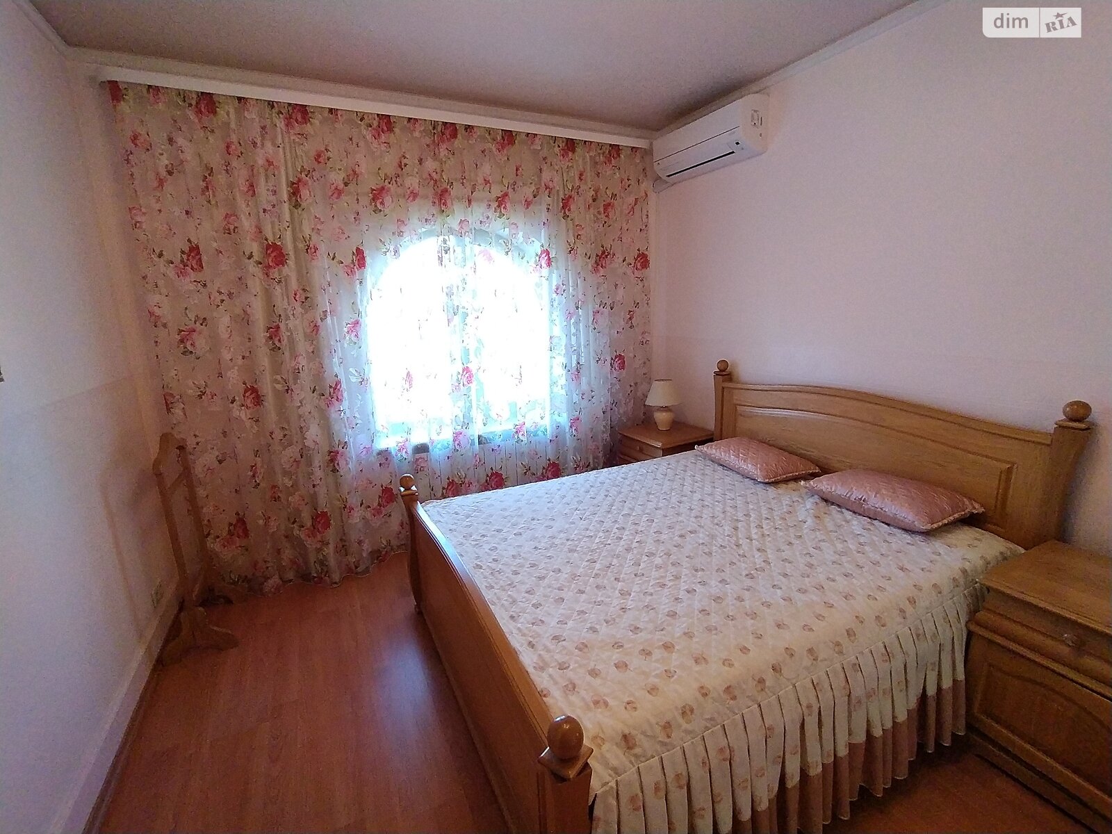 трехэтажный дом с отоплением, 438 кв. м, кирпич. Продажа в Счастливом фото 1 трехэтажный дом с отоплением, 438 кв. м, кирпич. Продажа в Счастливом фото 1