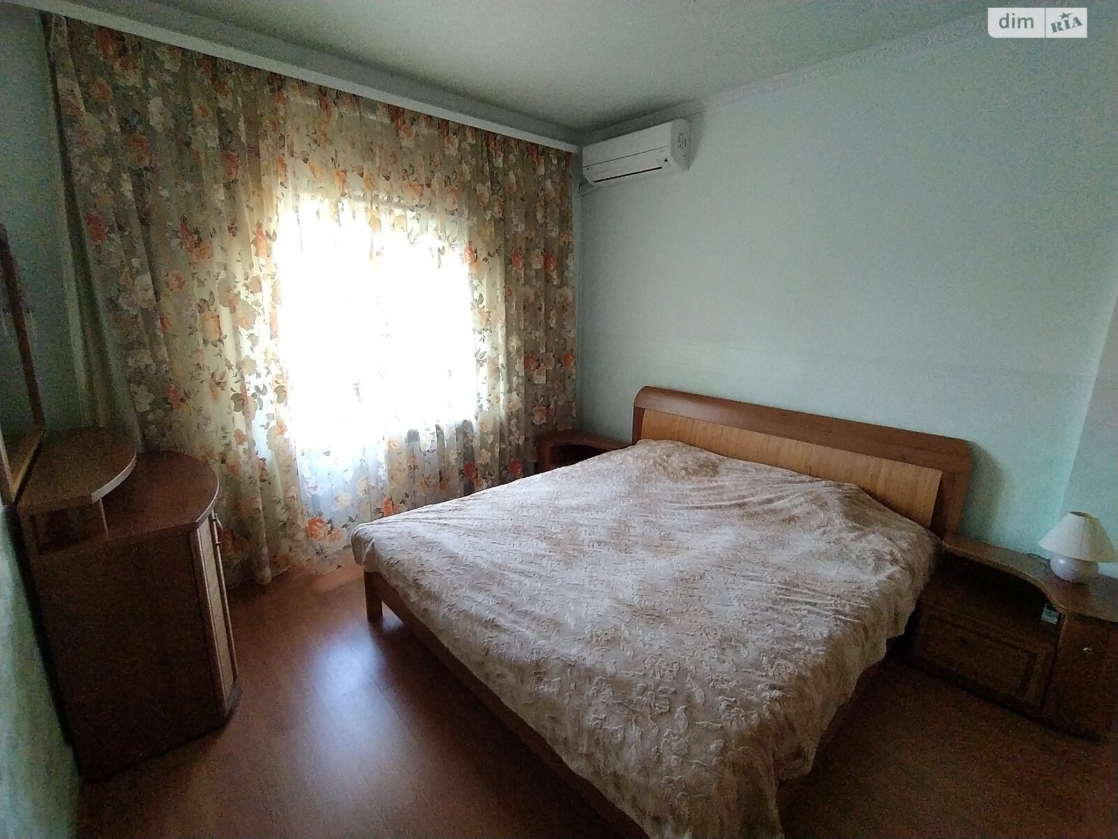 трехэтажный дом с отоплением, 438 кв. м, кирпич. Продажа в Счастливом фото 1 трехэтажный дом с отоплением, 438 кв. м, кирпич. Продажа в Счастливом фото 1