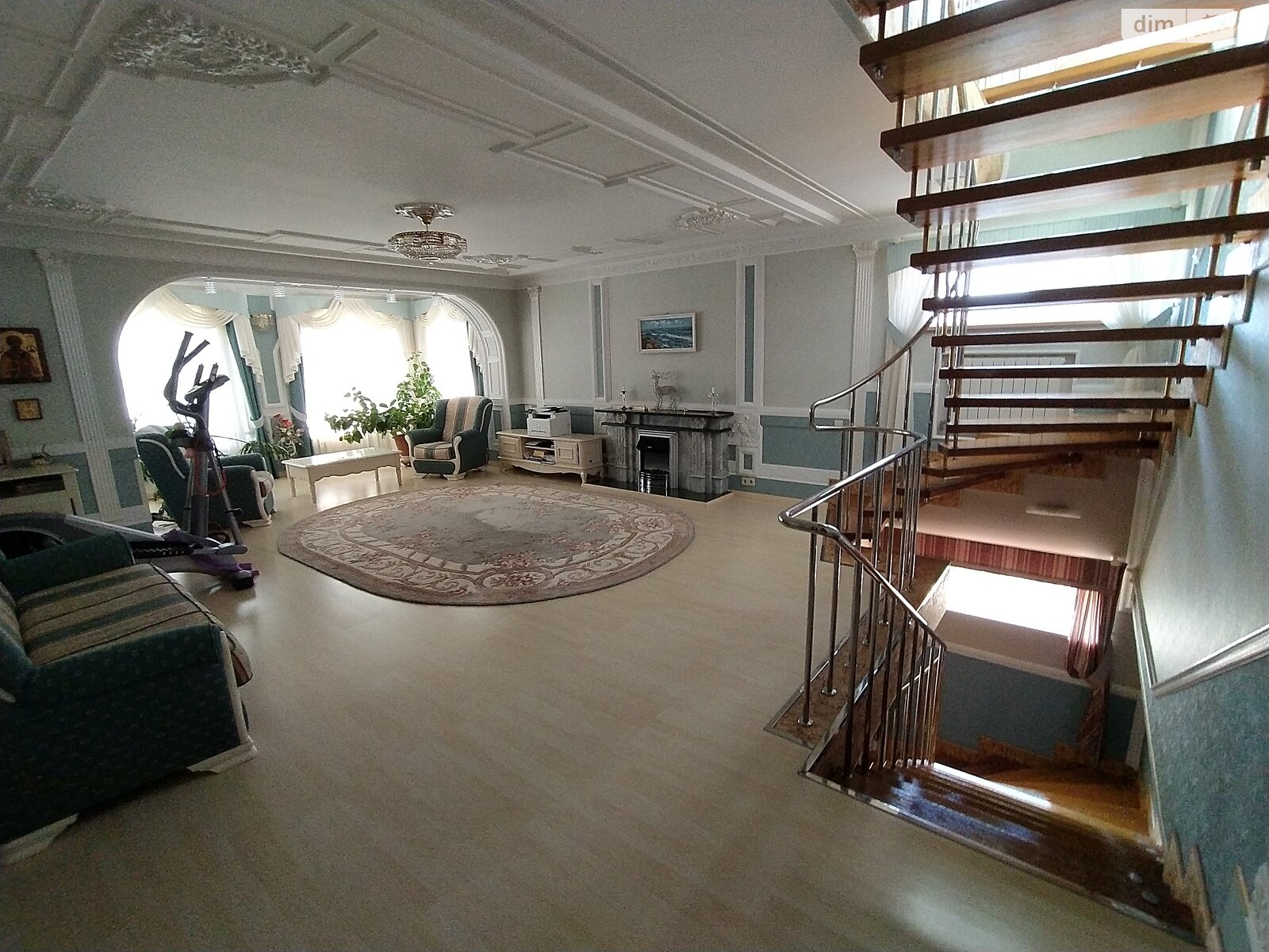 трехэтажный дом с отоплением, 438 кв. м, кирпич. Продажа в Счастливом фото 1 трехэтажный дом с отоплением, 438 кв. м, кирпич. Продажа в Счастливом фото 1