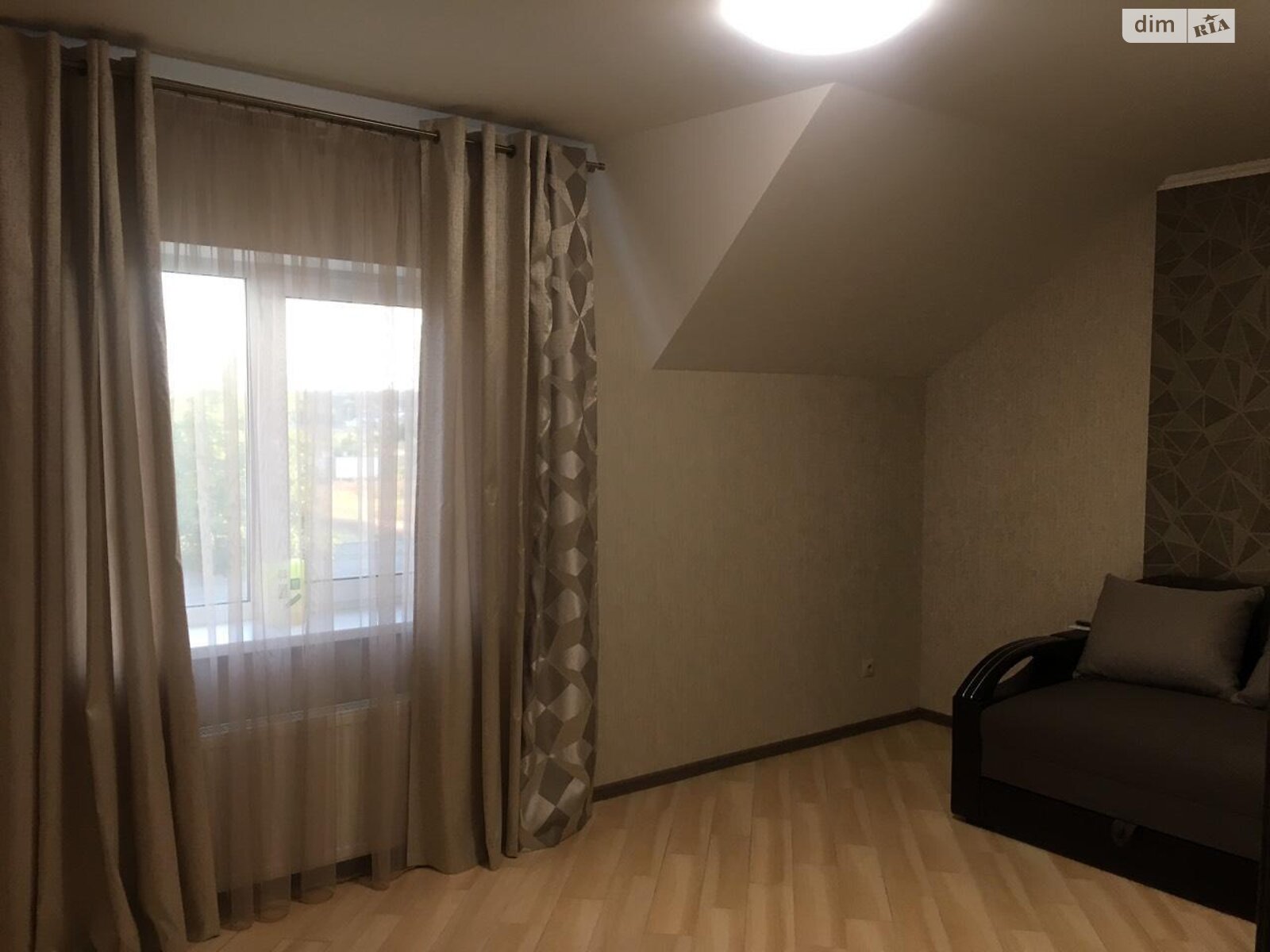 триповерховий будинок, 320 кв. м, кирпич. Продаж у Щасливе фото 1