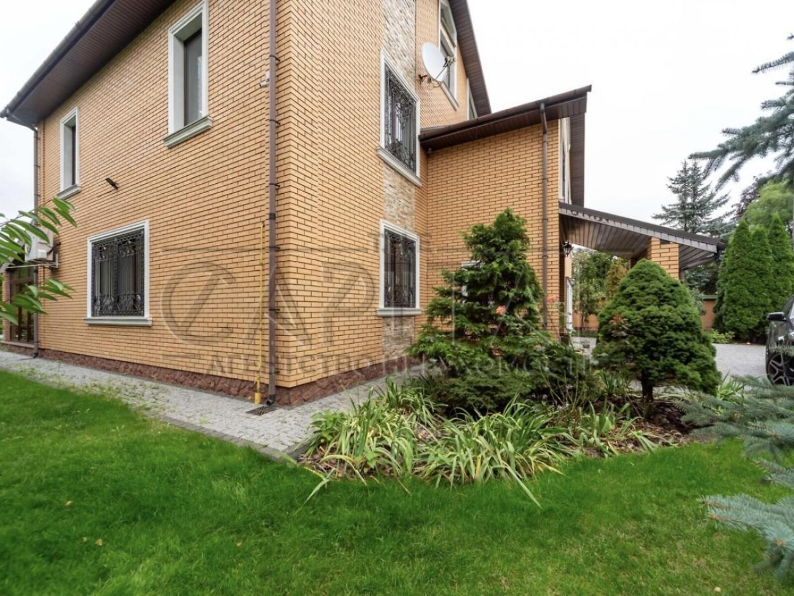 триповерховий будинок з гаражем, 323 кв. м, кирпич. Продаж у Щасливе фото 1