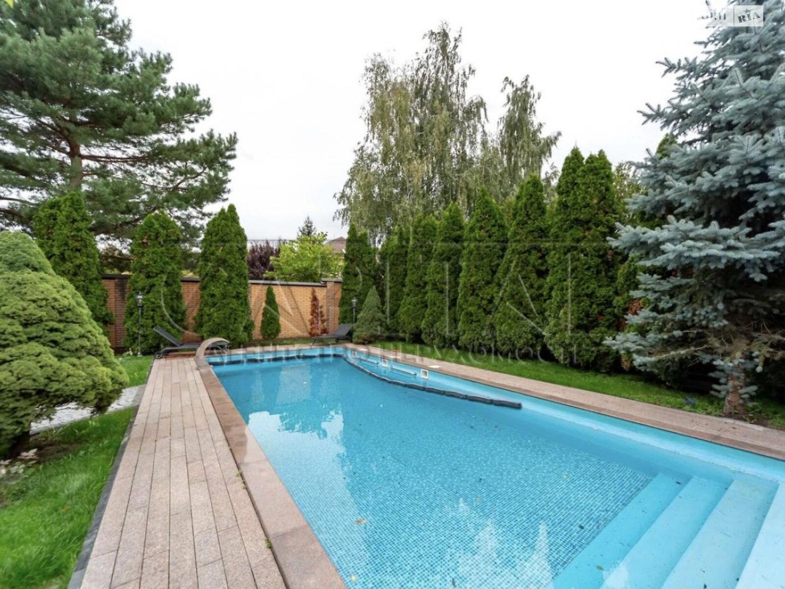 триповерховий будинок з гаражем, 323 кв. м, кирпич. Продаж у Щасливе фото 1