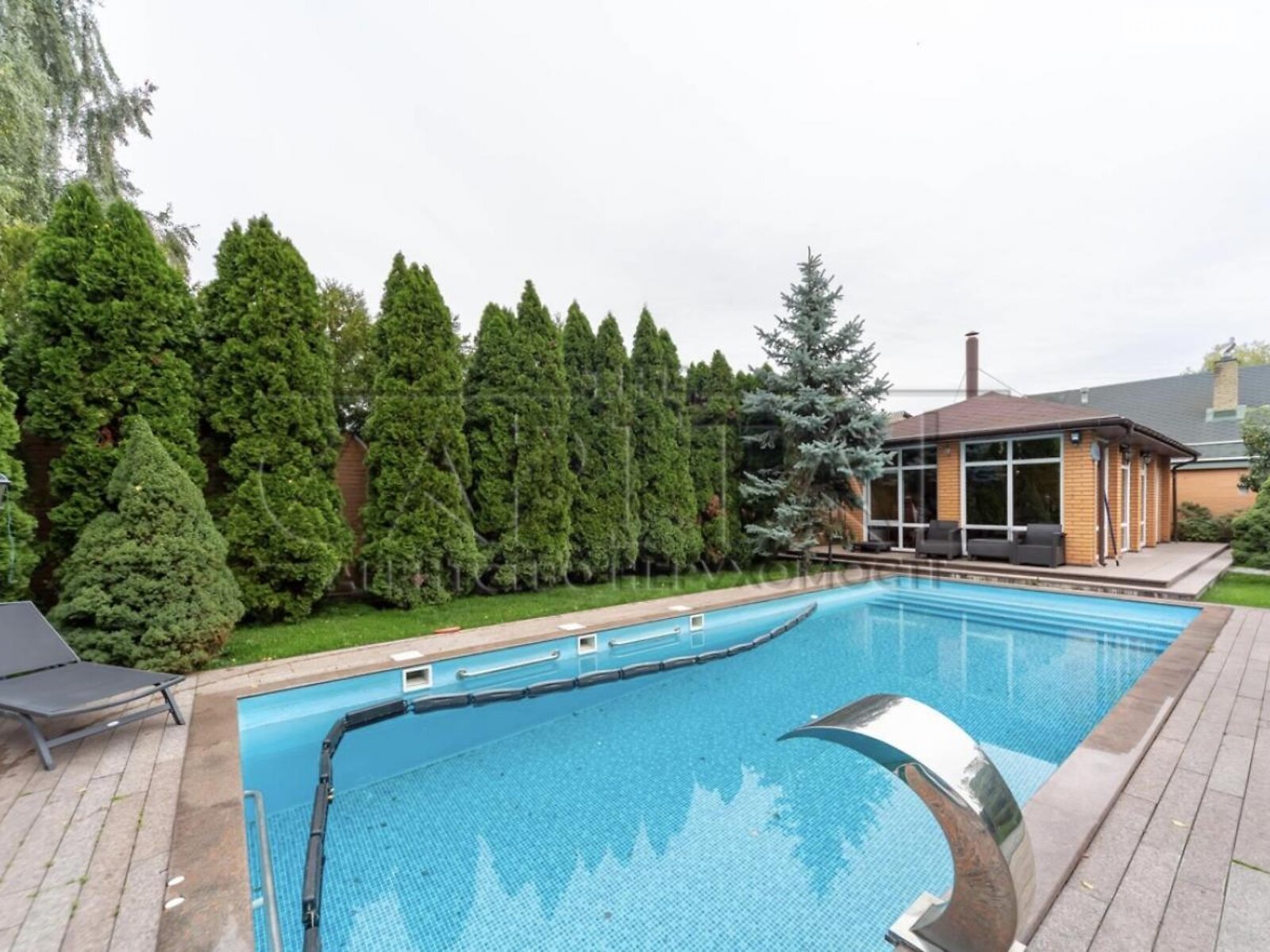 триповерховий будинок з гаражем, 323 кв. м, кирпич. Продаж у Щасливе фото 1