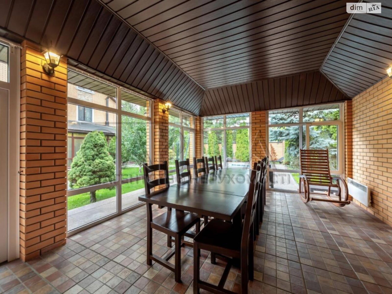 триповерховий будинок з гаражем, 323 кв. м, кирпич. Продаж у Щасливе фото 1