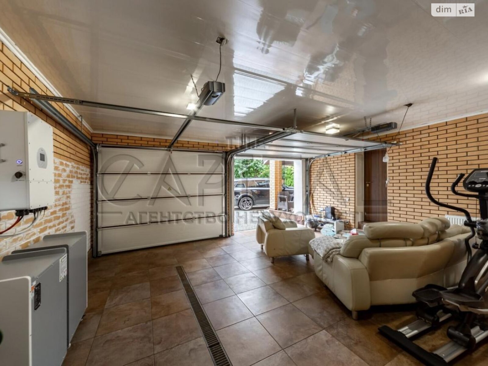 триповерховий будинок з гаражем, 323 кв. м, кирпич. Продаж у Щасливе фото 1