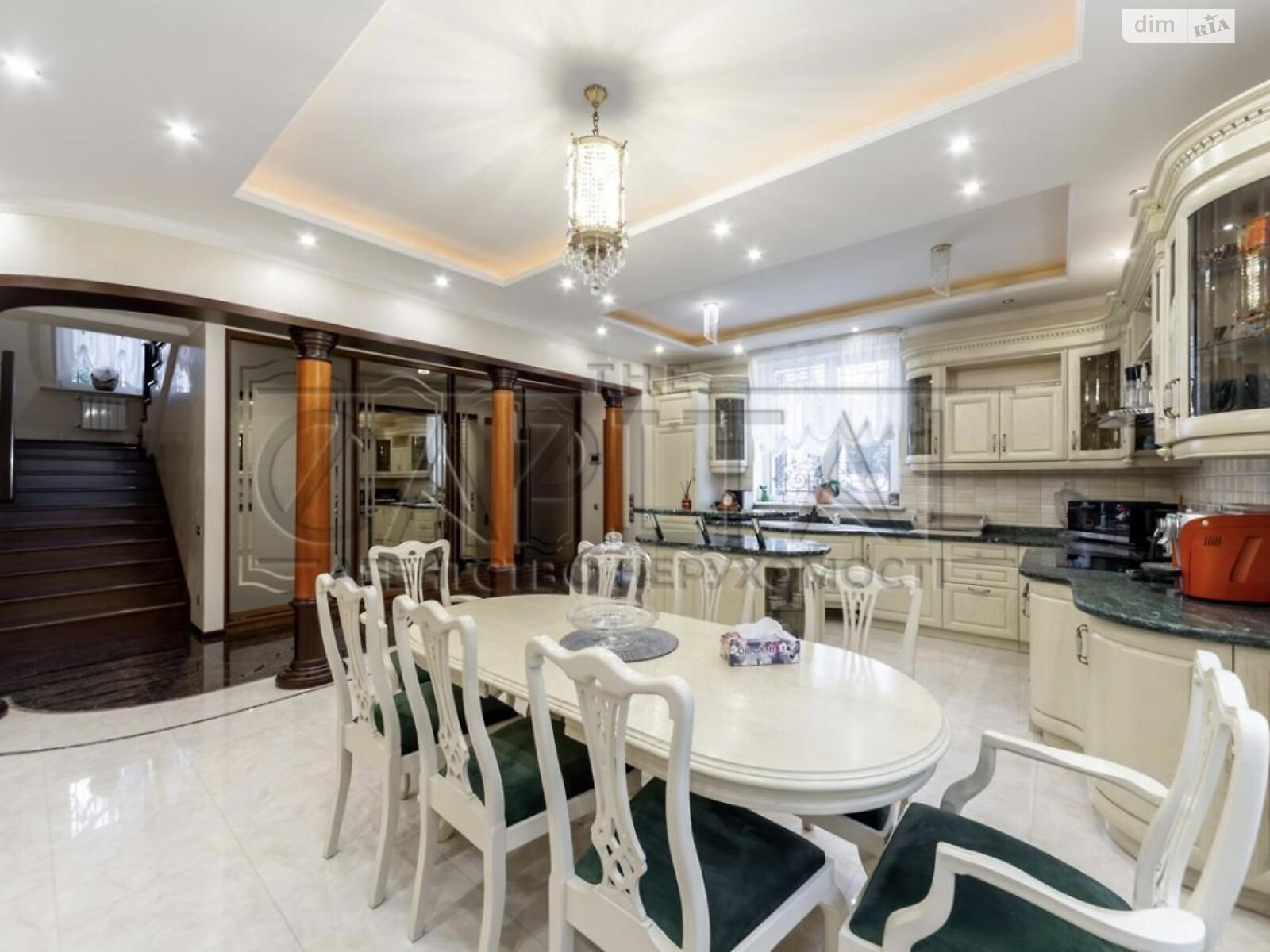 триповерховий будинок з гаражем, 323 кв. м, кирпич. Продаж у Щасливе фото 1