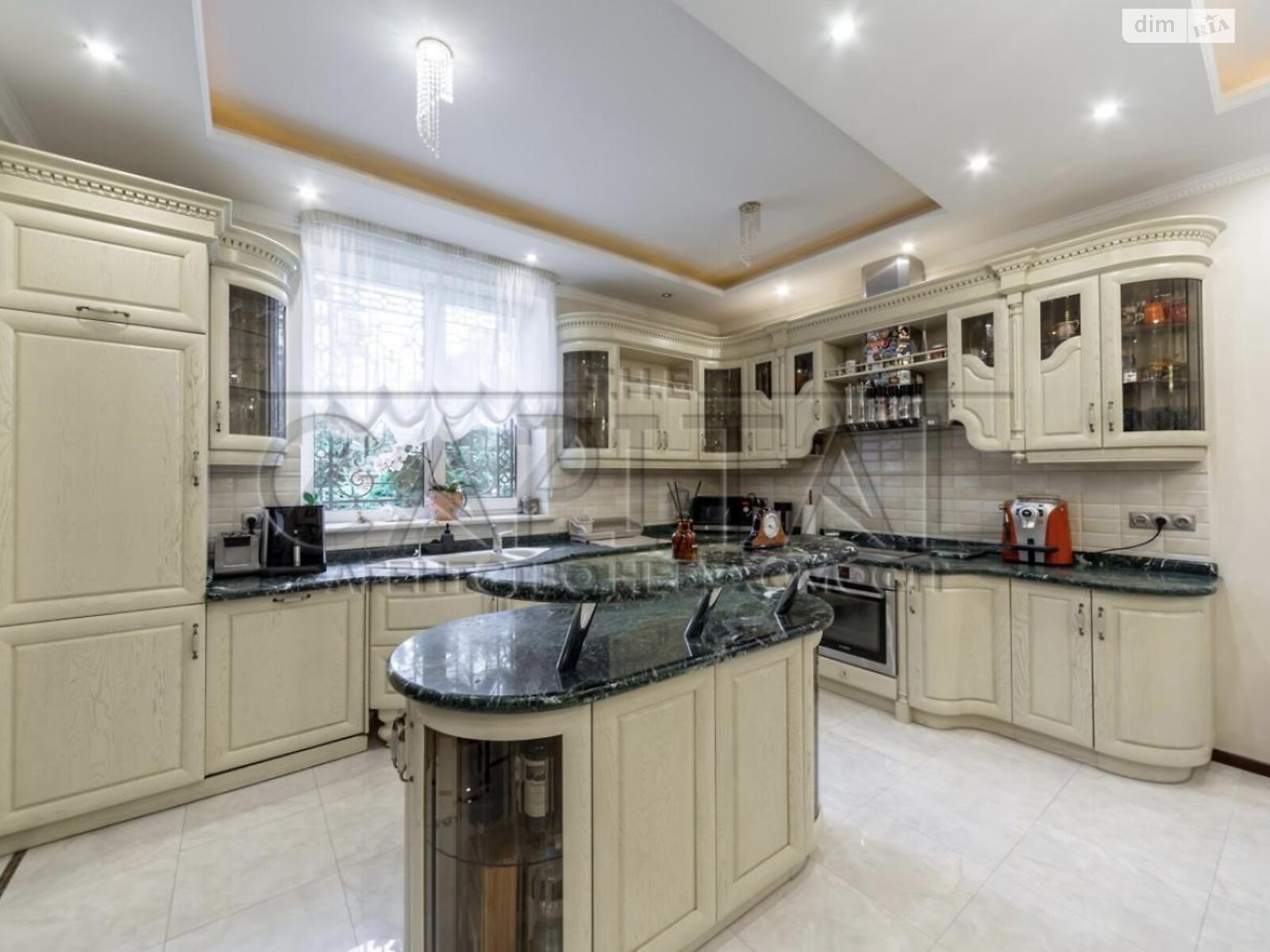 триповерховий будинок з гаражем, 323 кв. м, кирпич. Продаж у Щасливе фото 1