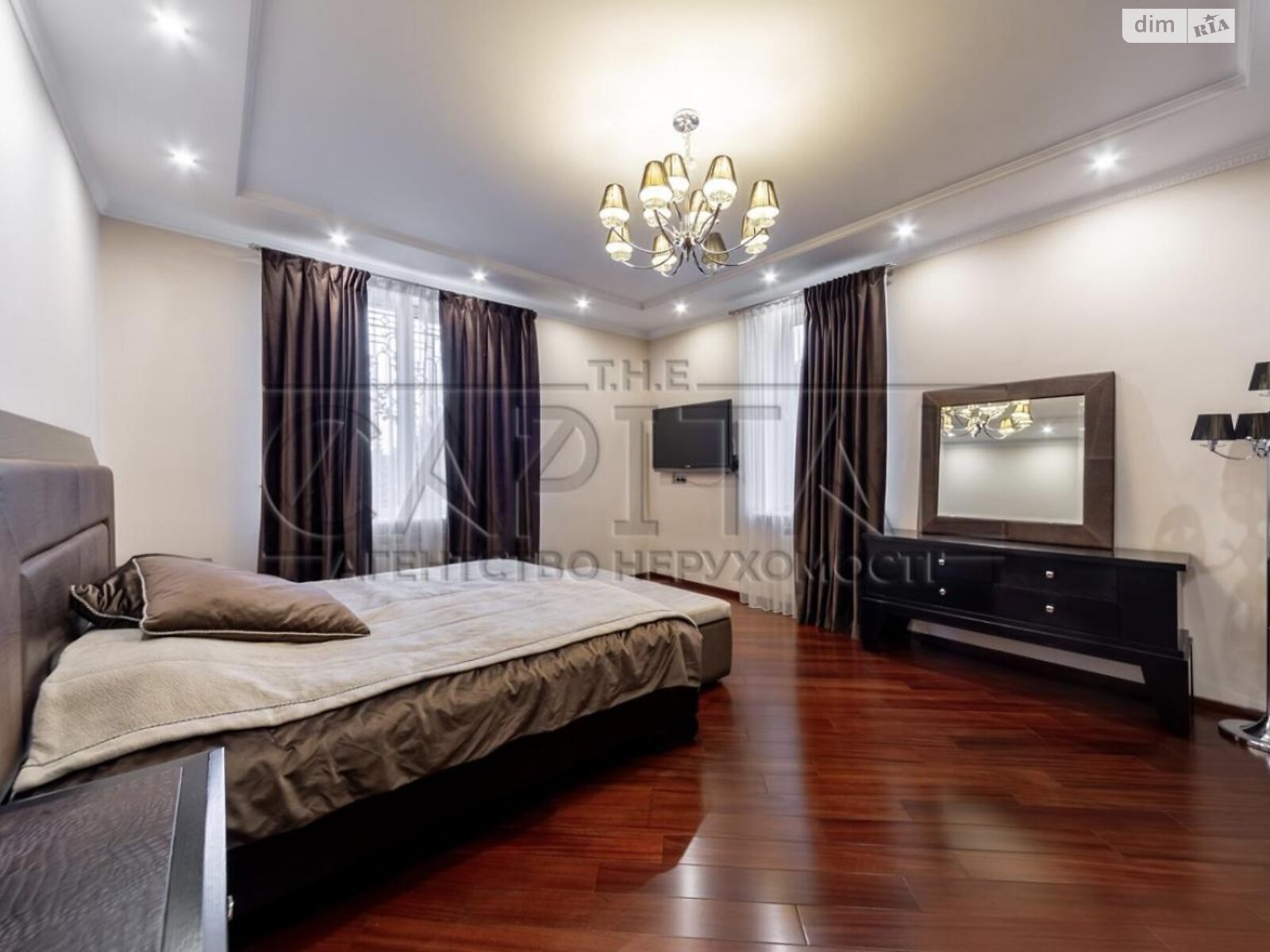 триповерховий будинок з гаражем, 323 кв. м, кирпич. Продаж у Щасливе фото 1