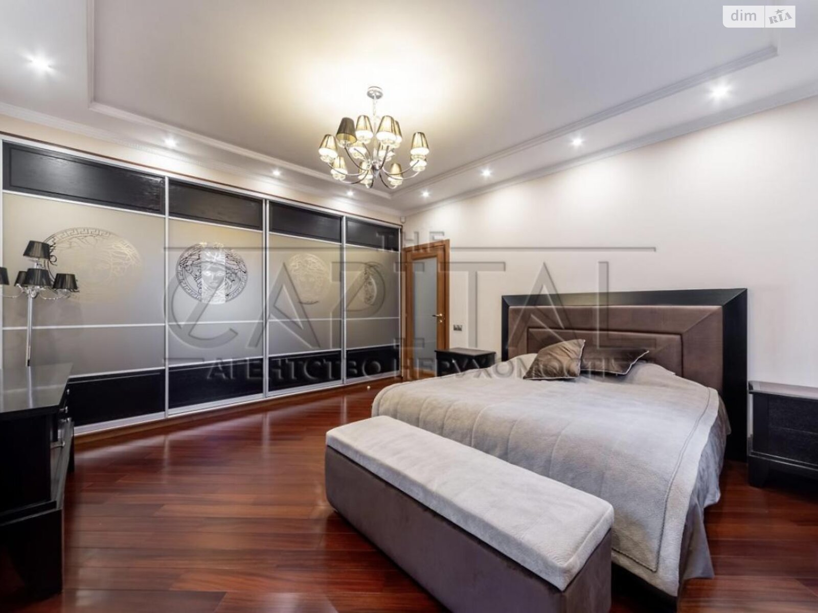 триповерховий будинок з гаражем, 323 кв. м, кирпич. Продаж у Щасливе фото 1