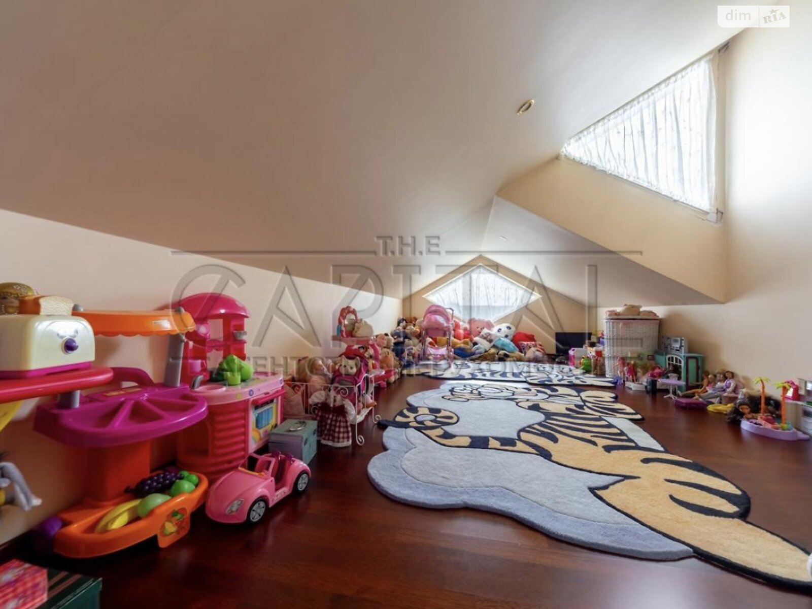 триповерховий будинок з гаражем, 323 кв. м, кирпич. Продаж у Щасливе фото 1