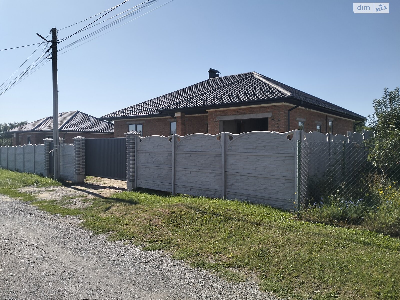 одноэтажный дом с гаражом, 164.5 кв. м, кирпич. Продажа в Щитках фото 1 одноэтажный дом с гаражом, 164.5 кв. м, кирпич. Продажа в Щитках фото 1