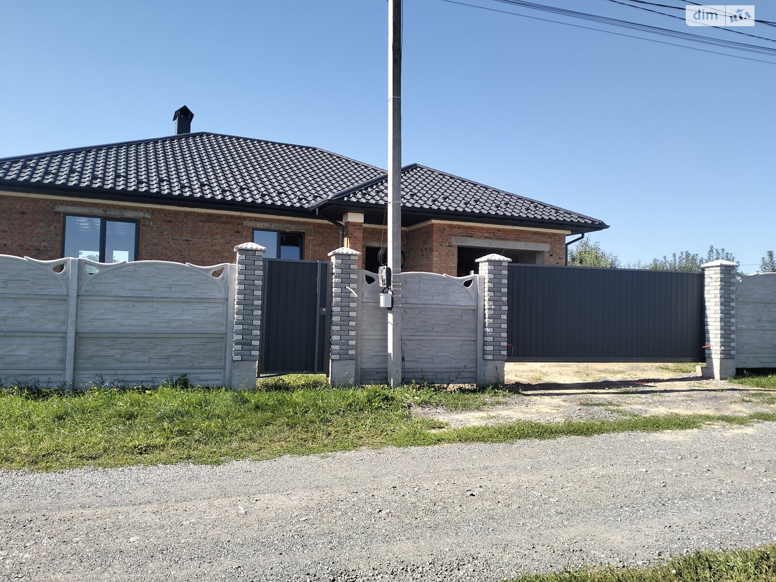 одноэтажный дом с гаражом, 164.5 кв. м, кирпич. Продажа в Щитках фото 1 одноэтажный дом с гаражом, 164.5 кв. м, кирпич. Продажа в Щитках фото 1