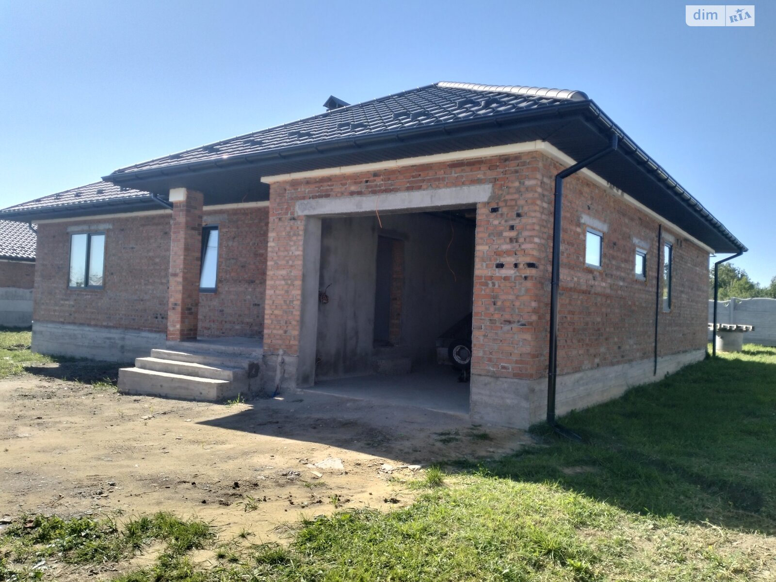 одноэтажный дом с гаражом, 164.5 кв. м, кирпич. Продажа в Щитках фото 1 одноэтажный дом с гаражом, 164.5 кв. м, кирпич. Продажа в Щитках фото 1