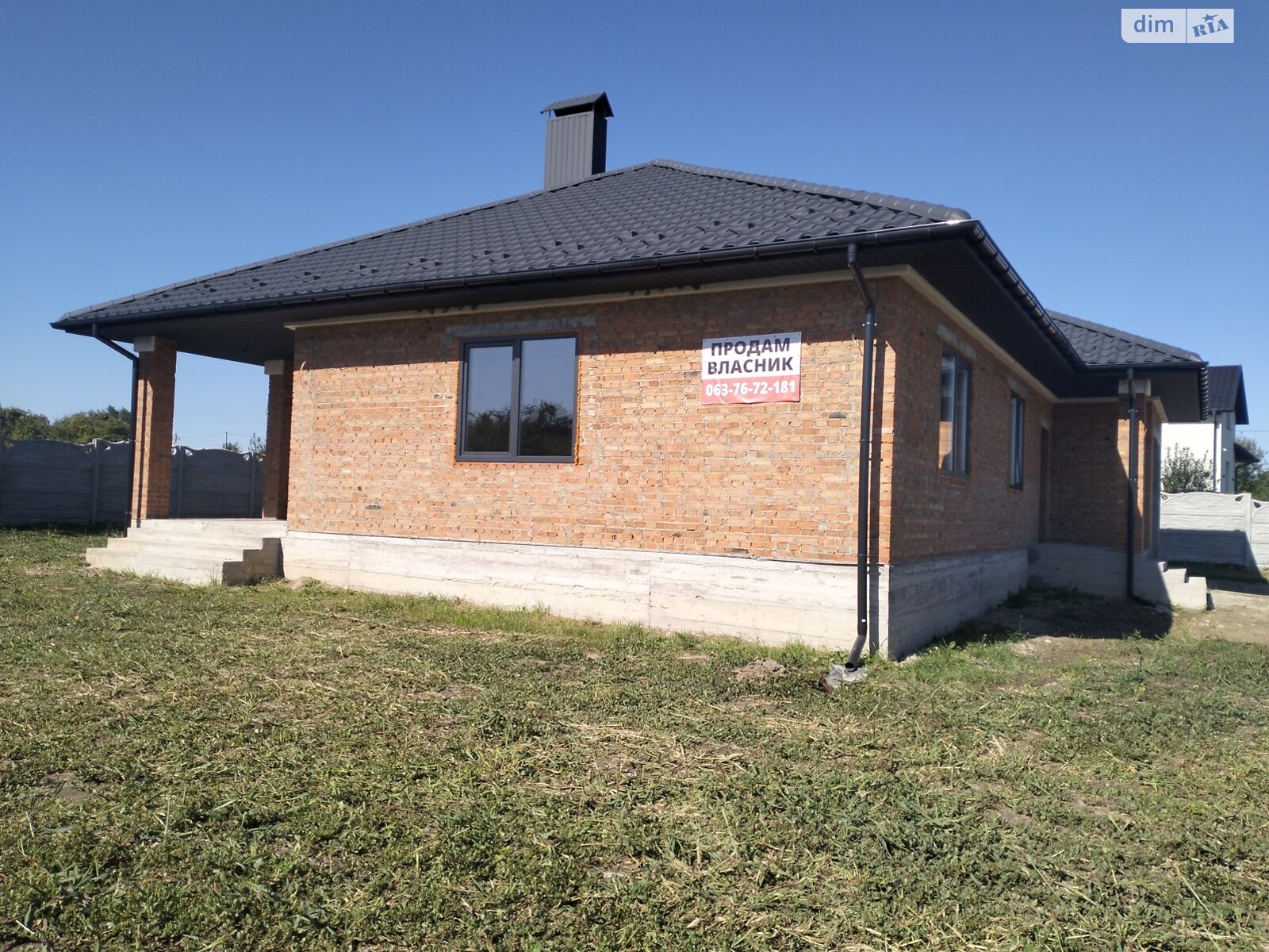 одноэтажный дом с гаражом, 164.5 кв. м, кирпич. Продажа в Щитках фото 1 одноэтажный дом с гаражом, 164.5 кв. м, кирпич. Продажа в Щитках фото 1