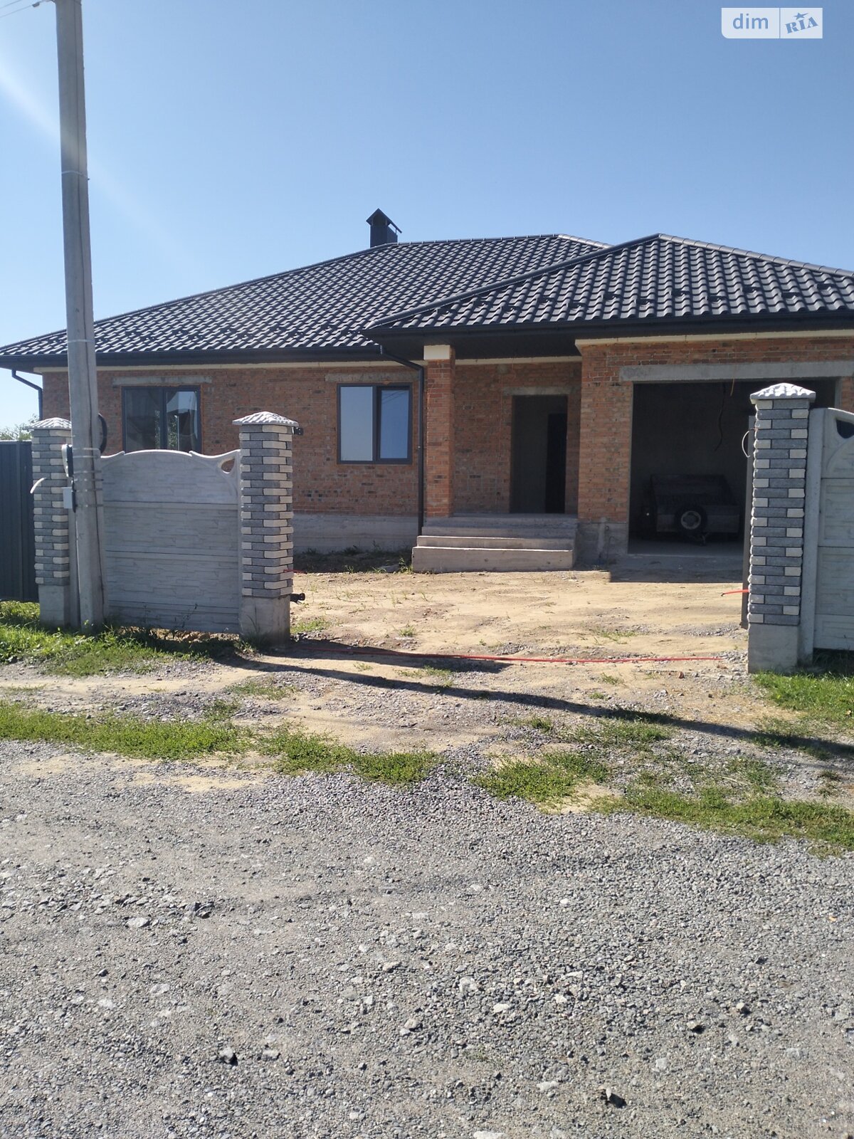 одноэтажный дом с гаражом, 164.5 кв. м, кирпич. Продажа в Щитках фото 1 одноэтажный дом с гаражом, 164.5 кв. м, кирпич. Продажа в Щитках фото 1