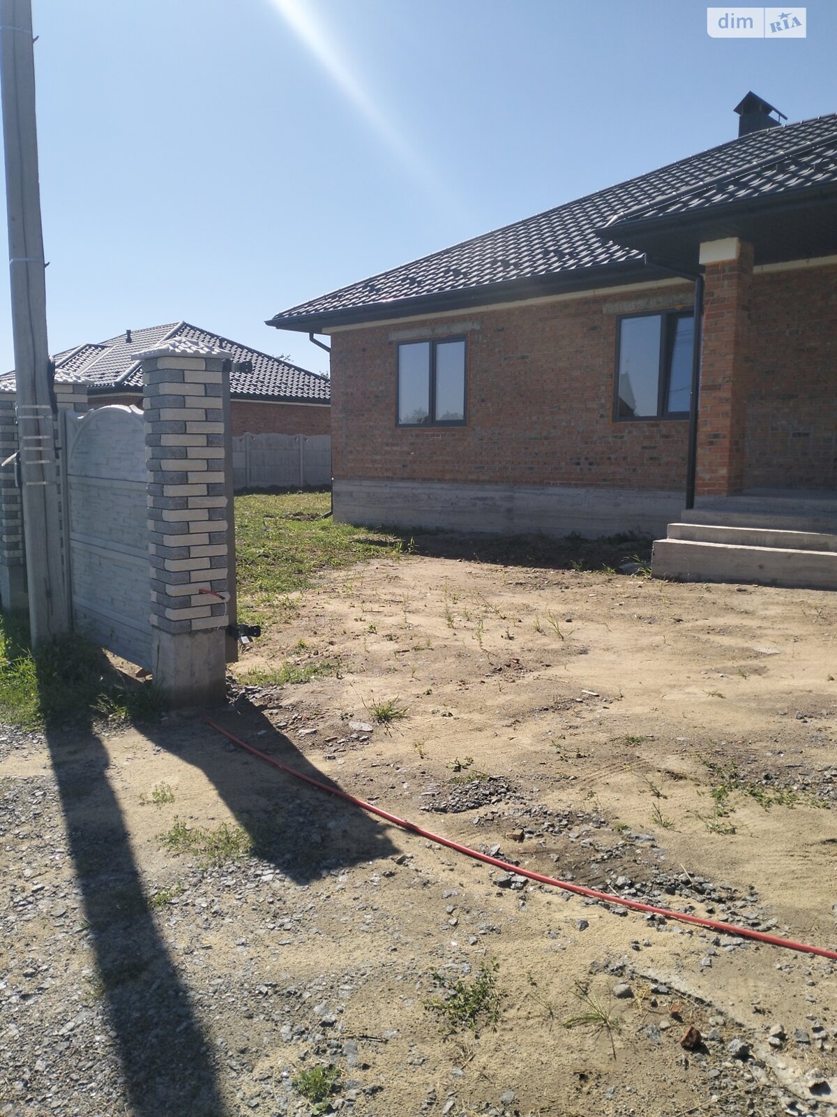 одноэтажный дом с гаражом, 164.5 кв. м, кирпич. Продажа в Щитках фото 1 одноэтажный дом с гаражом, 164.5 кв. м, кирпич. Продажа в Щитках фото 1