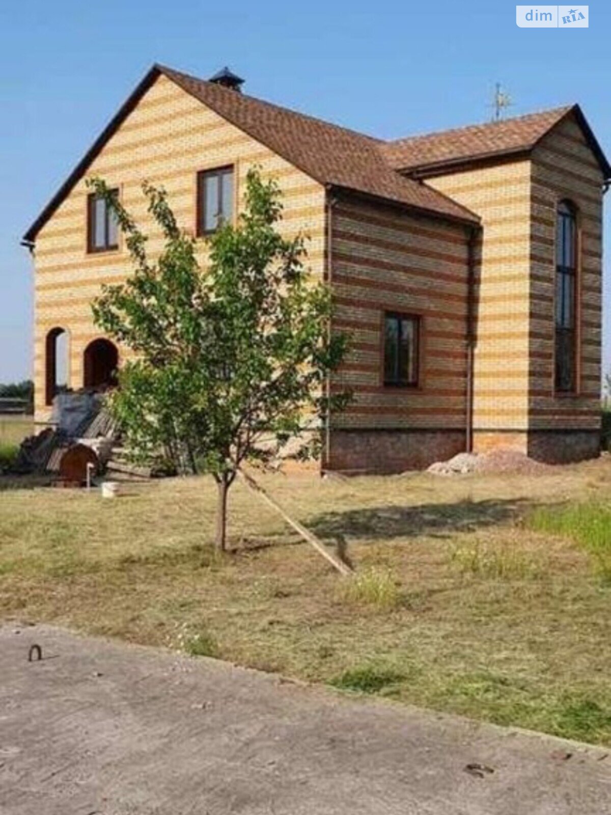 двухэтажный дом с гаражом, 230 кв. м, кирпич. Продажа в Селичовке фото 1