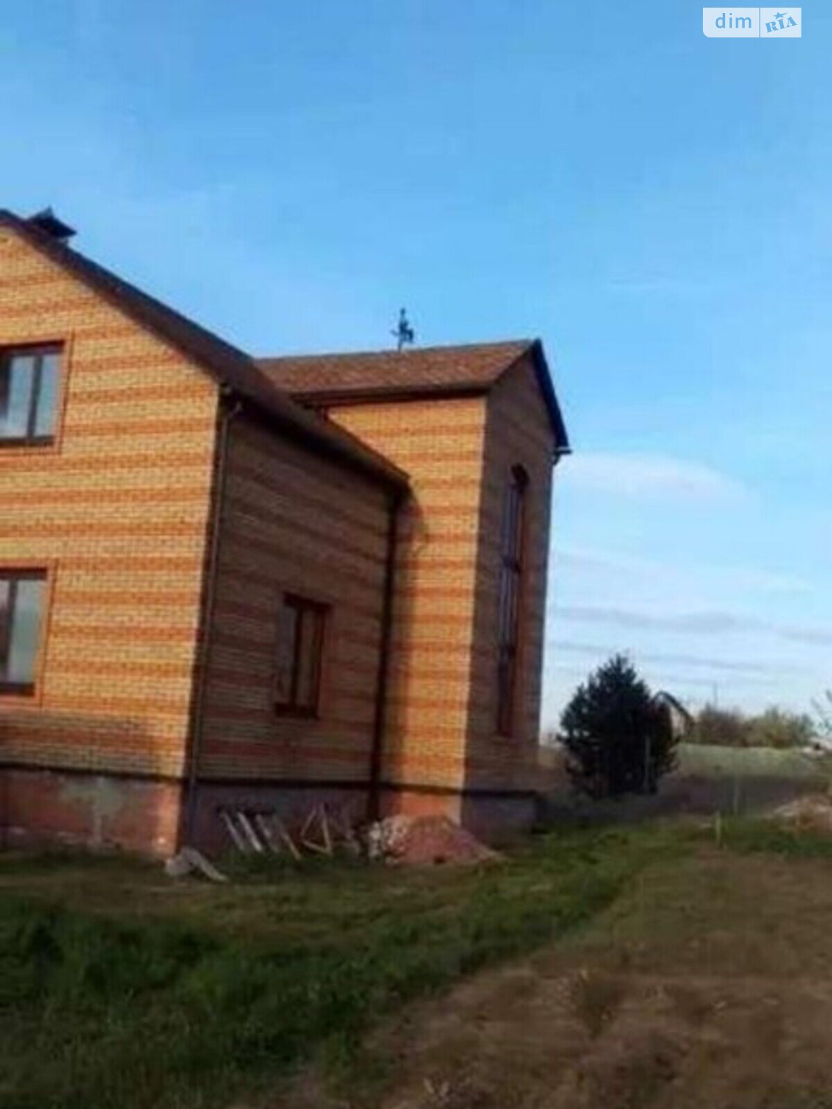 двухэтажный дом с гаражом, 230 кв. м, кирпич. Продажа в Селичовке фото 1