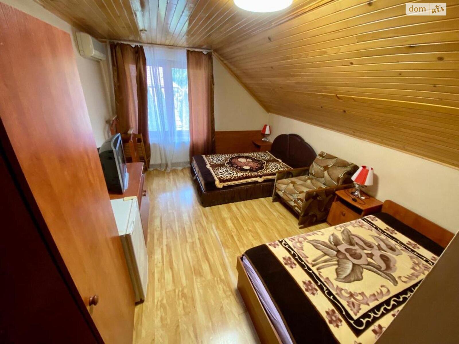 триповерховий будинок, 260 кв. м, цегла. Продаж у Синяку фото 1